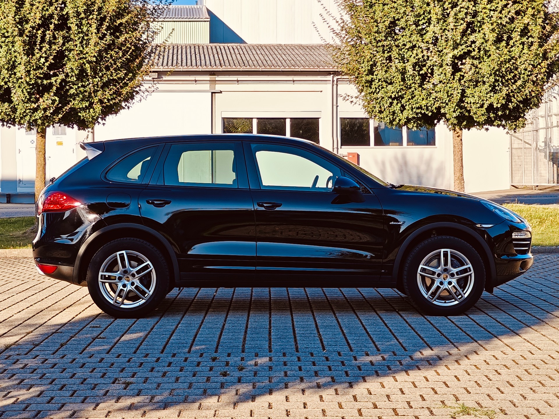 PORSCHE Cayenne Diesel Platinum Edition - AHK 3.5t-image-3