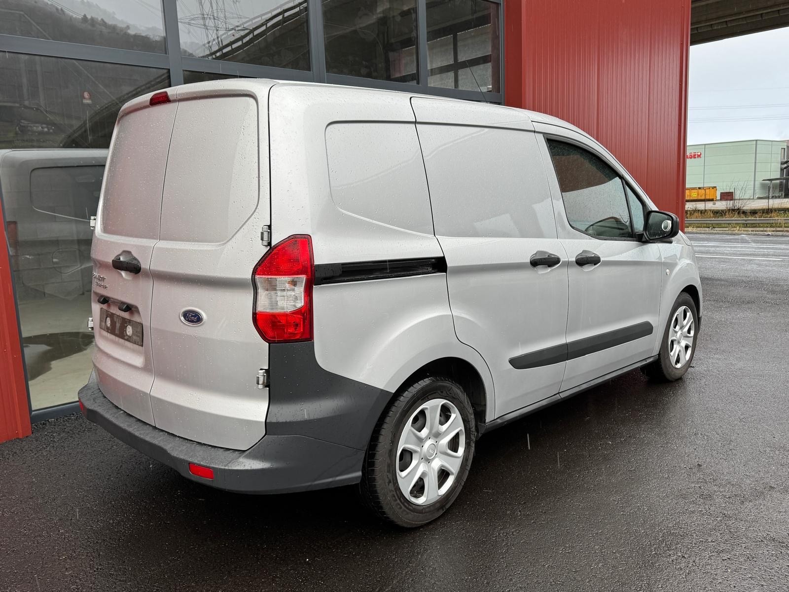 FORD Transit Courier Van 1.0 EcoBoost Trend-image-5