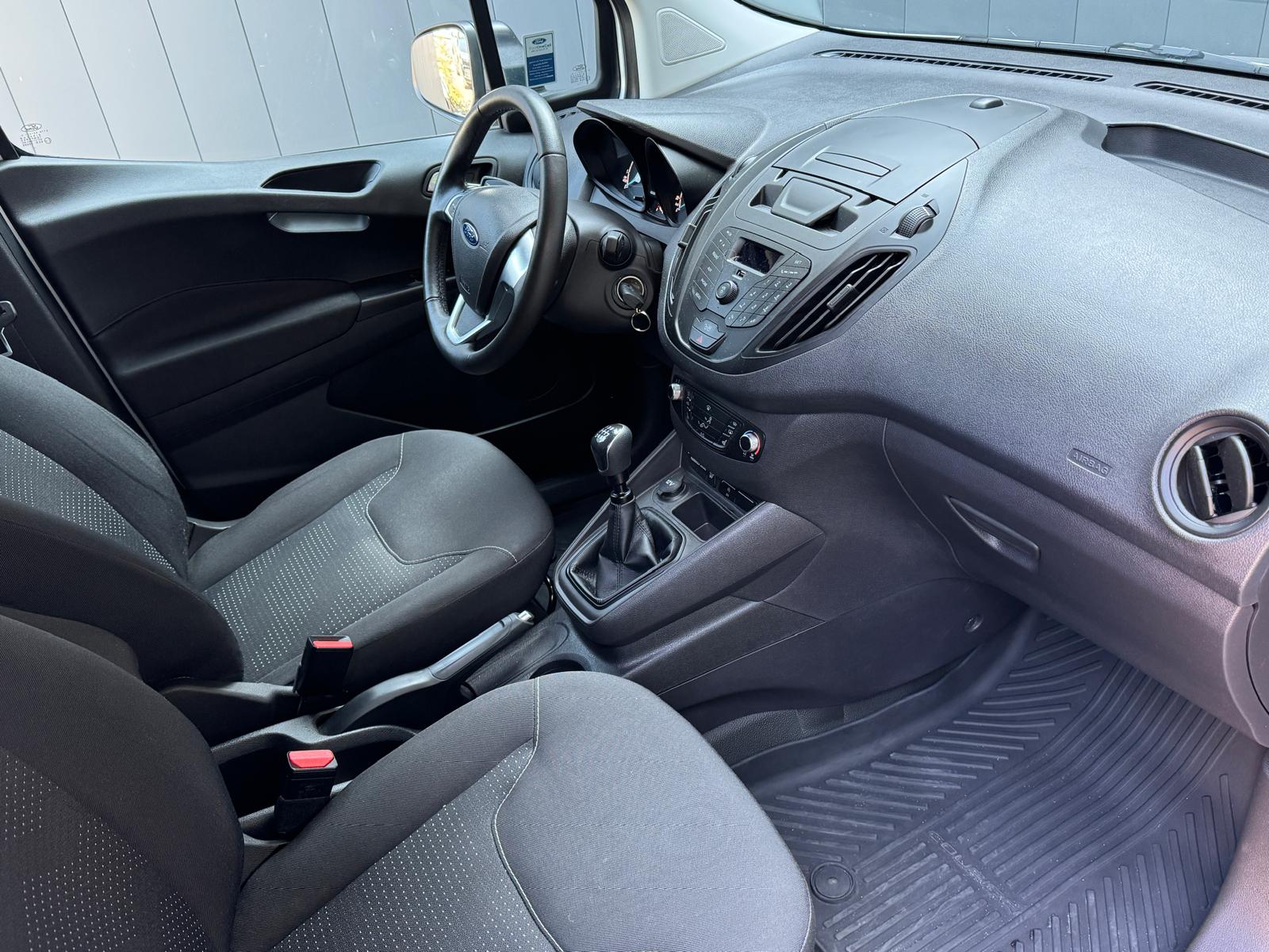FORD Transit Courier Van 1.0 EcoBoost Trend-image-6