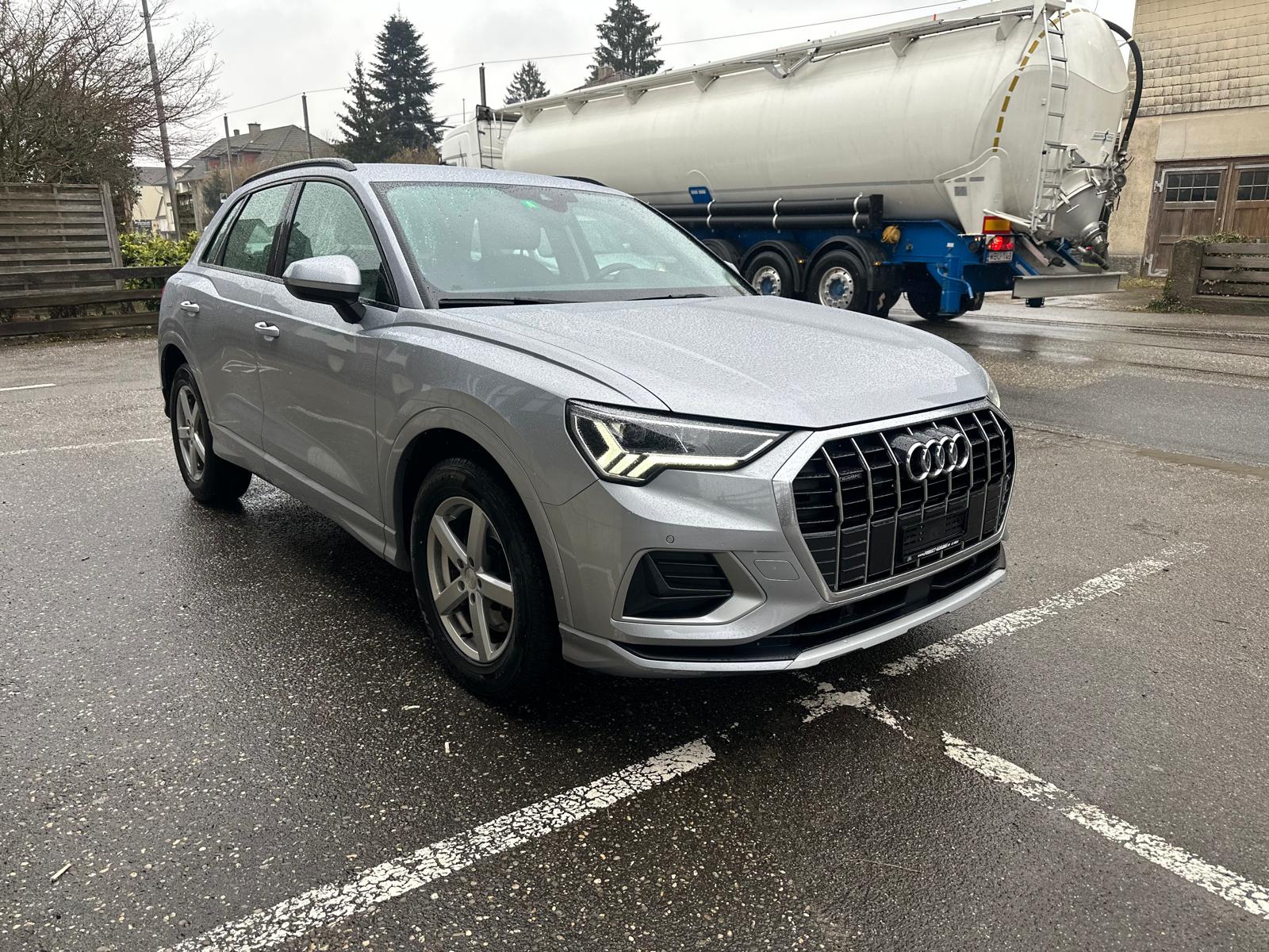 AUDI Q3 40 TFSI advanced quattro S-tronic