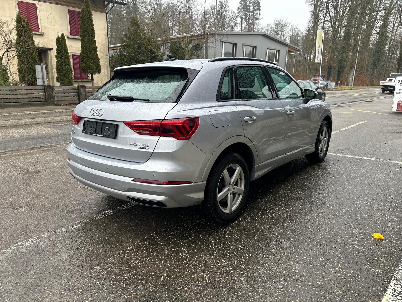AUDI Q3 40 TFSI advanced quattro S-tronic-image-3