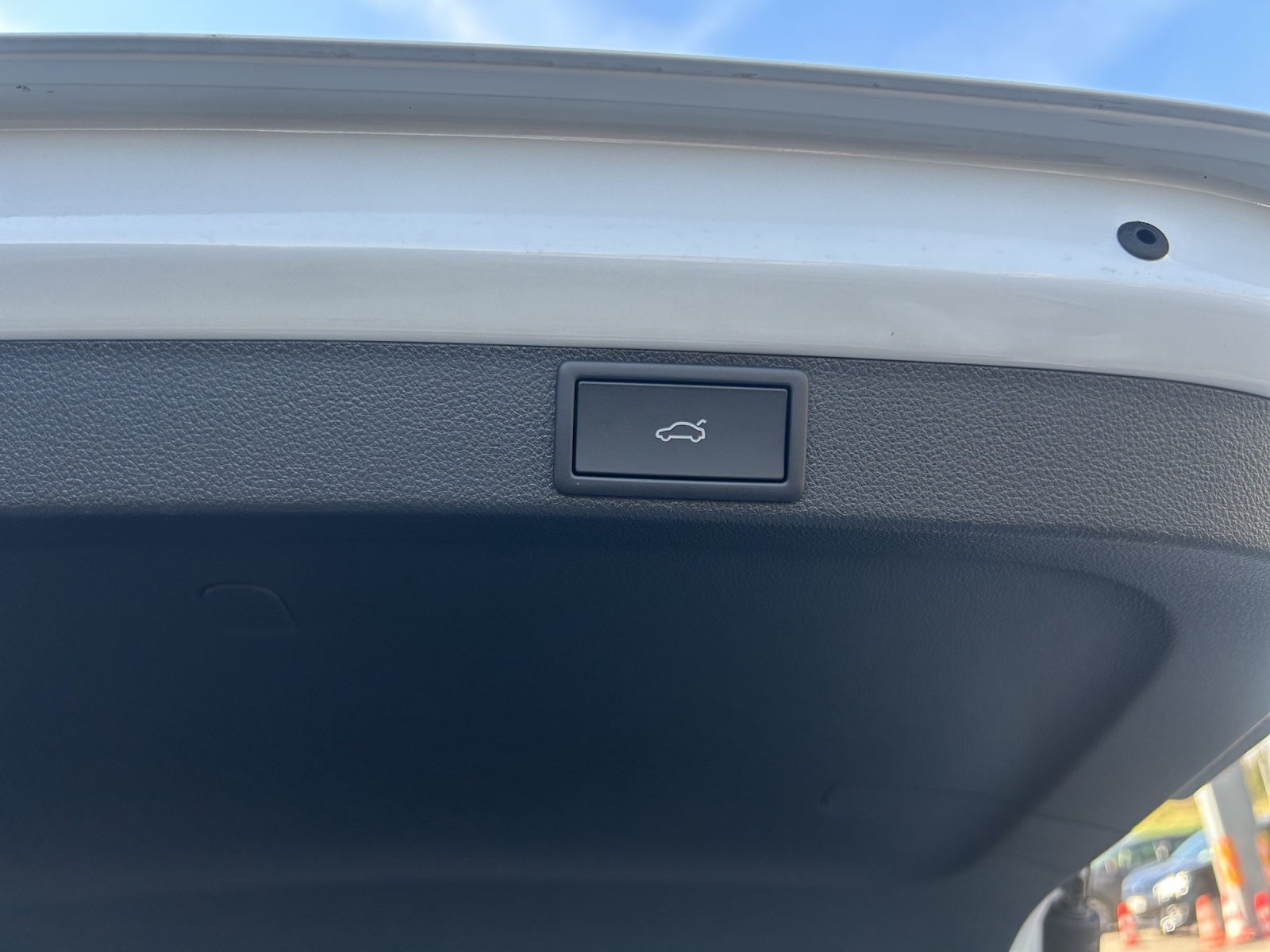 SKODA Octavia Combi 2.0 TSI DSG RS-image-10