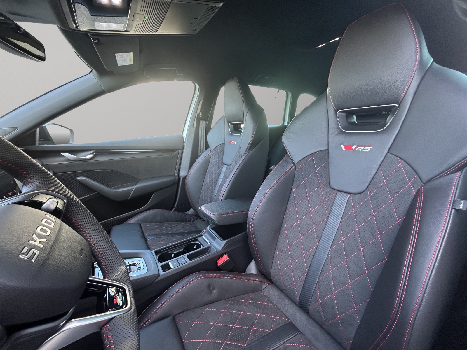 SKODA Octavia Combi 2.0 TSI DSG RS-image-5