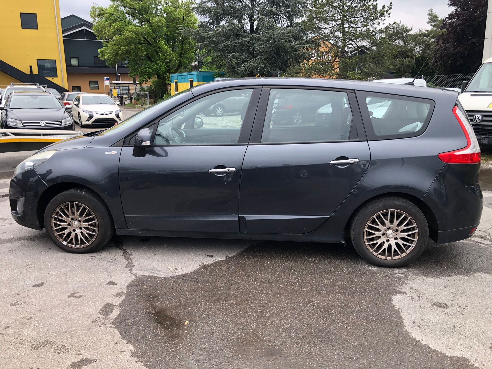 RENAULT Grand Scénic 1.9 dCi Dynamique-image-6