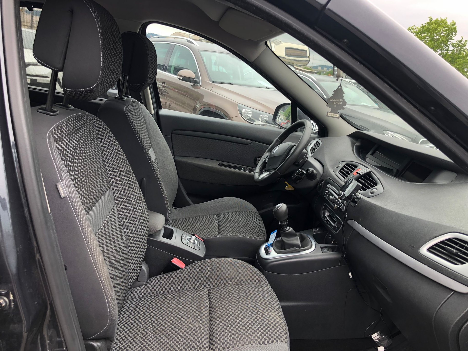 RENAULT Grand Scénic 1.9 dCi Dynamique-image-3