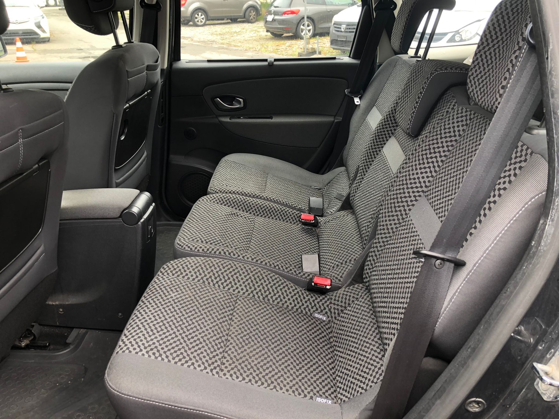 RENAULT Grand Scénic 1.9 dCi Dynamique-image-10