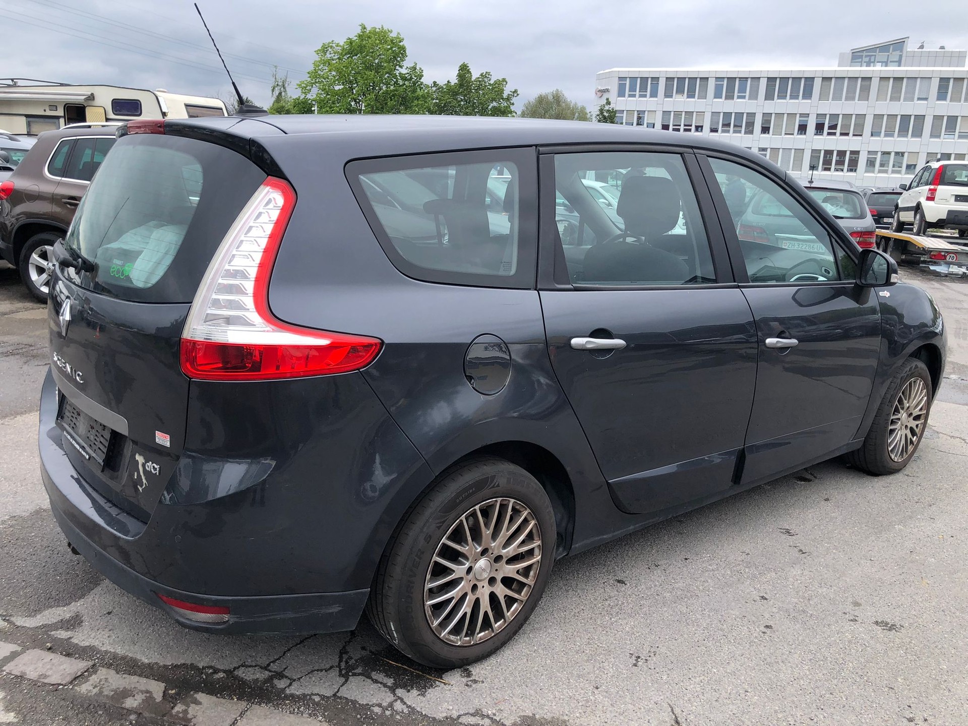RENAULT Grand Scénic 1.9 dCi Dynamique-image-4