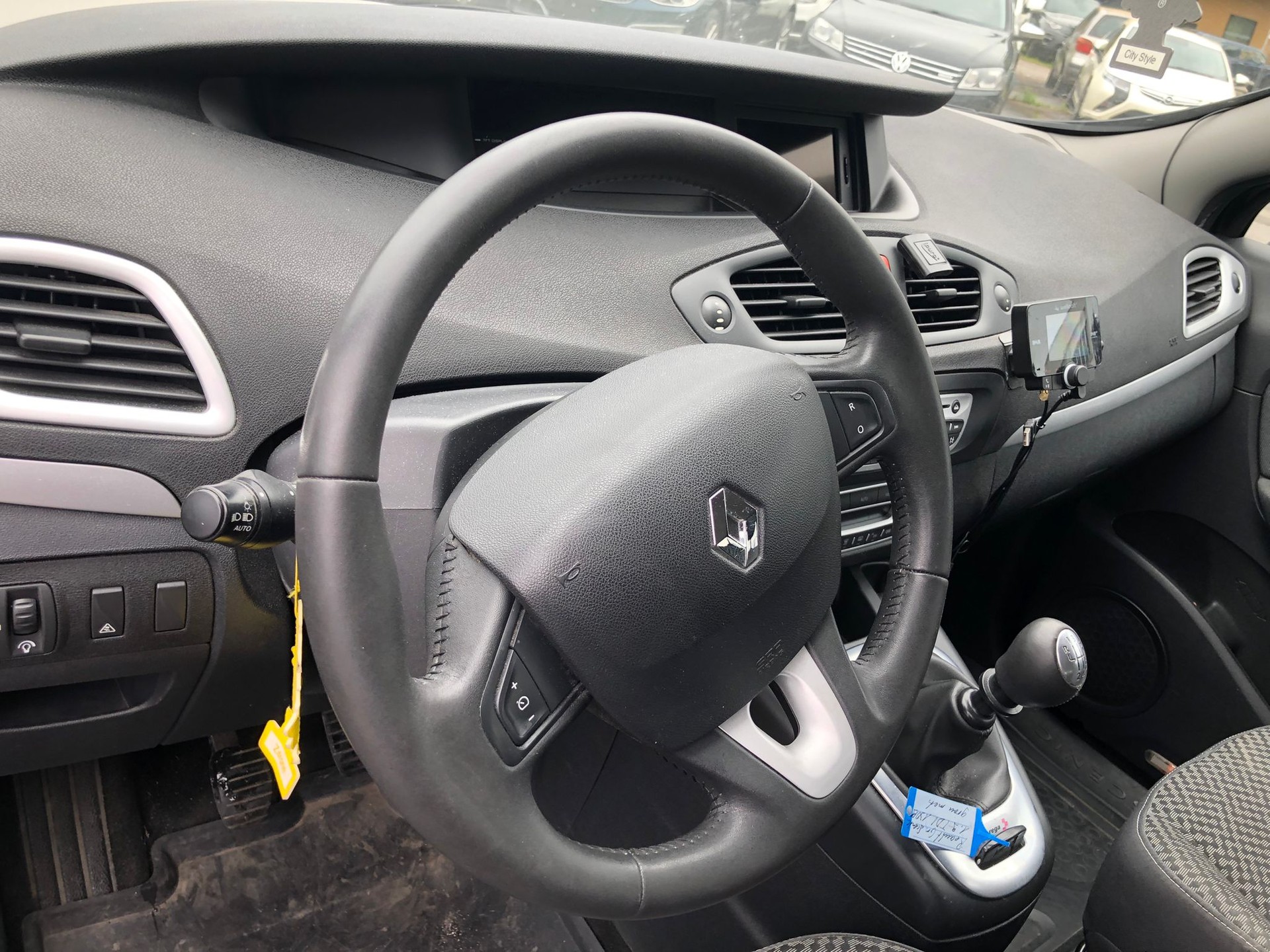 RENAULT Grand Scénic 1.9 dCi Dynamique-image-11