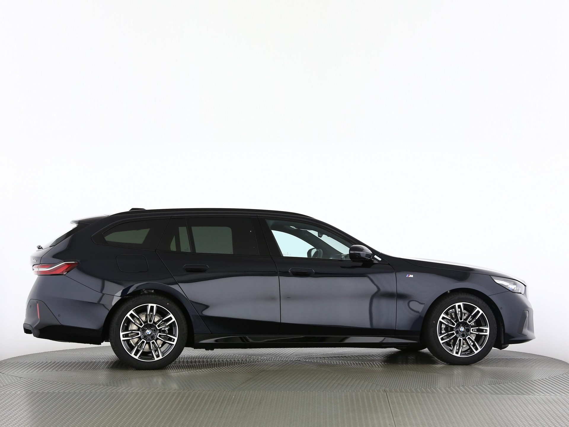 BMW 520d xDrive Touring-image-22