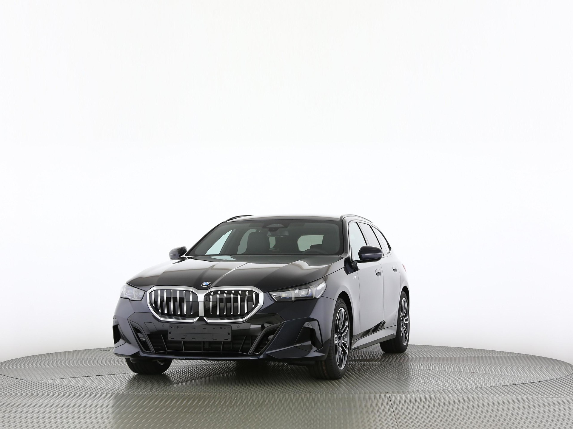 BMW 520d xDrive Touring-image-6