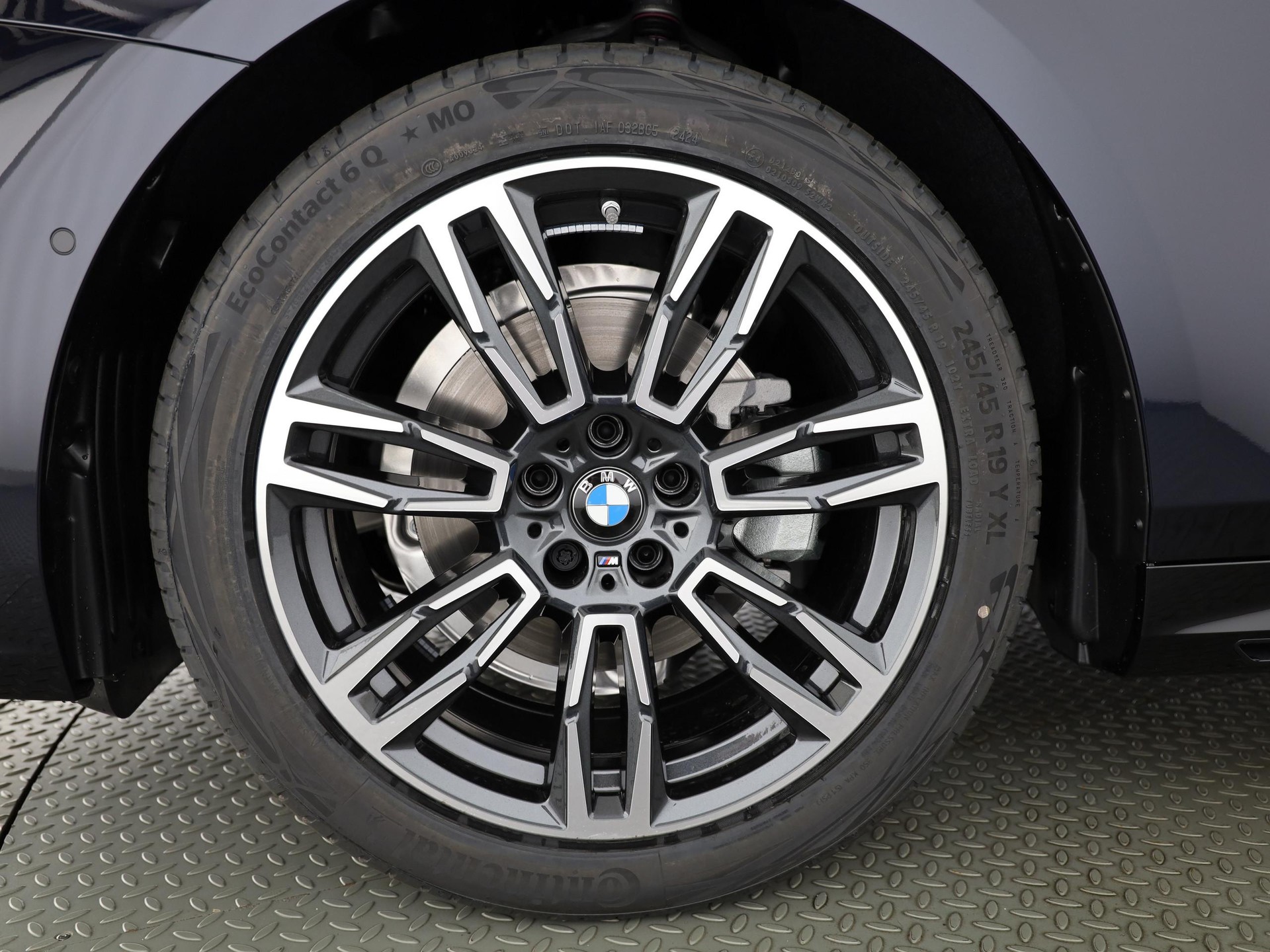 BMW 520d xDrive Touring-image-3