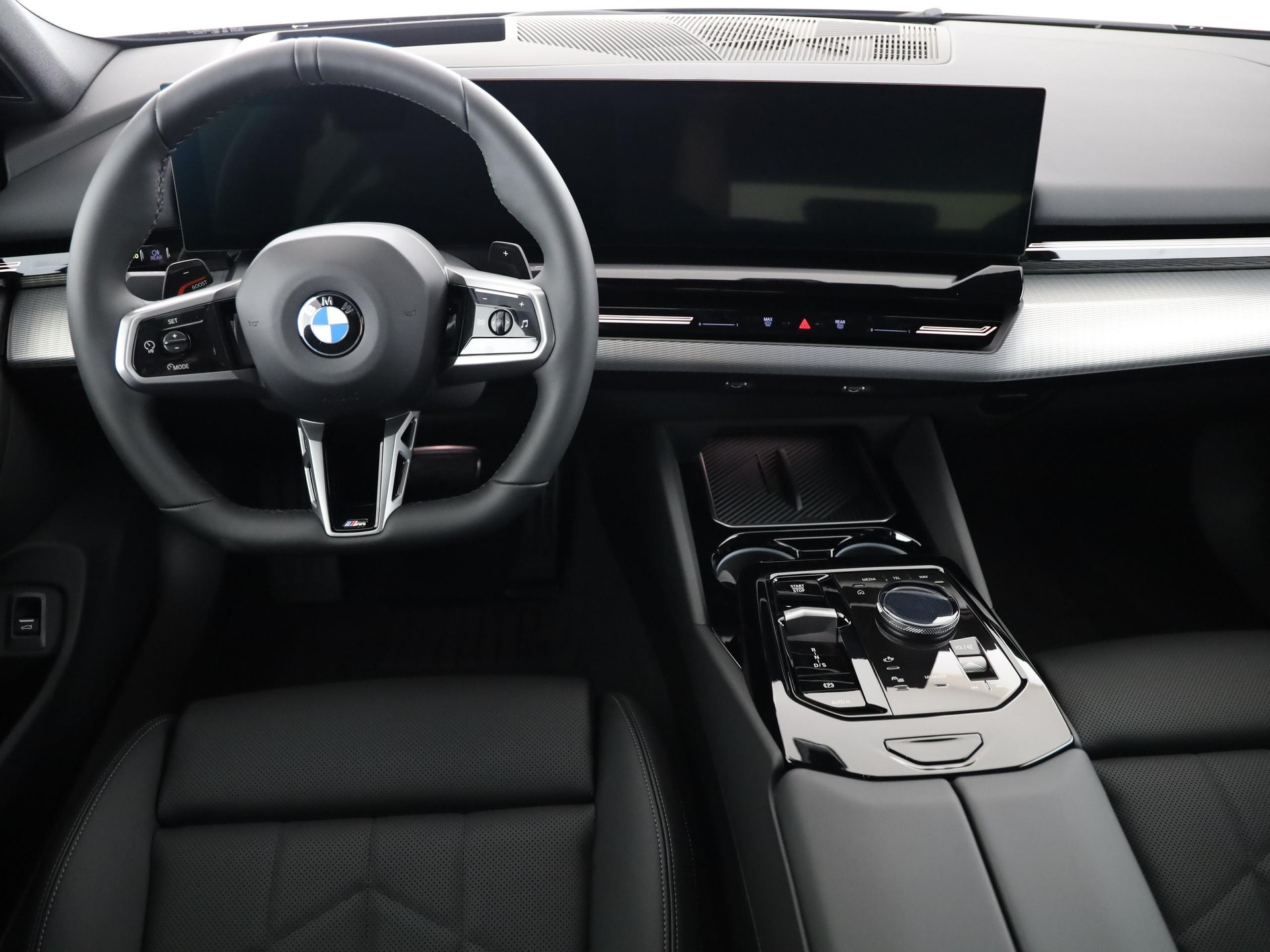 BMW 520d xDrive Touring-image-5