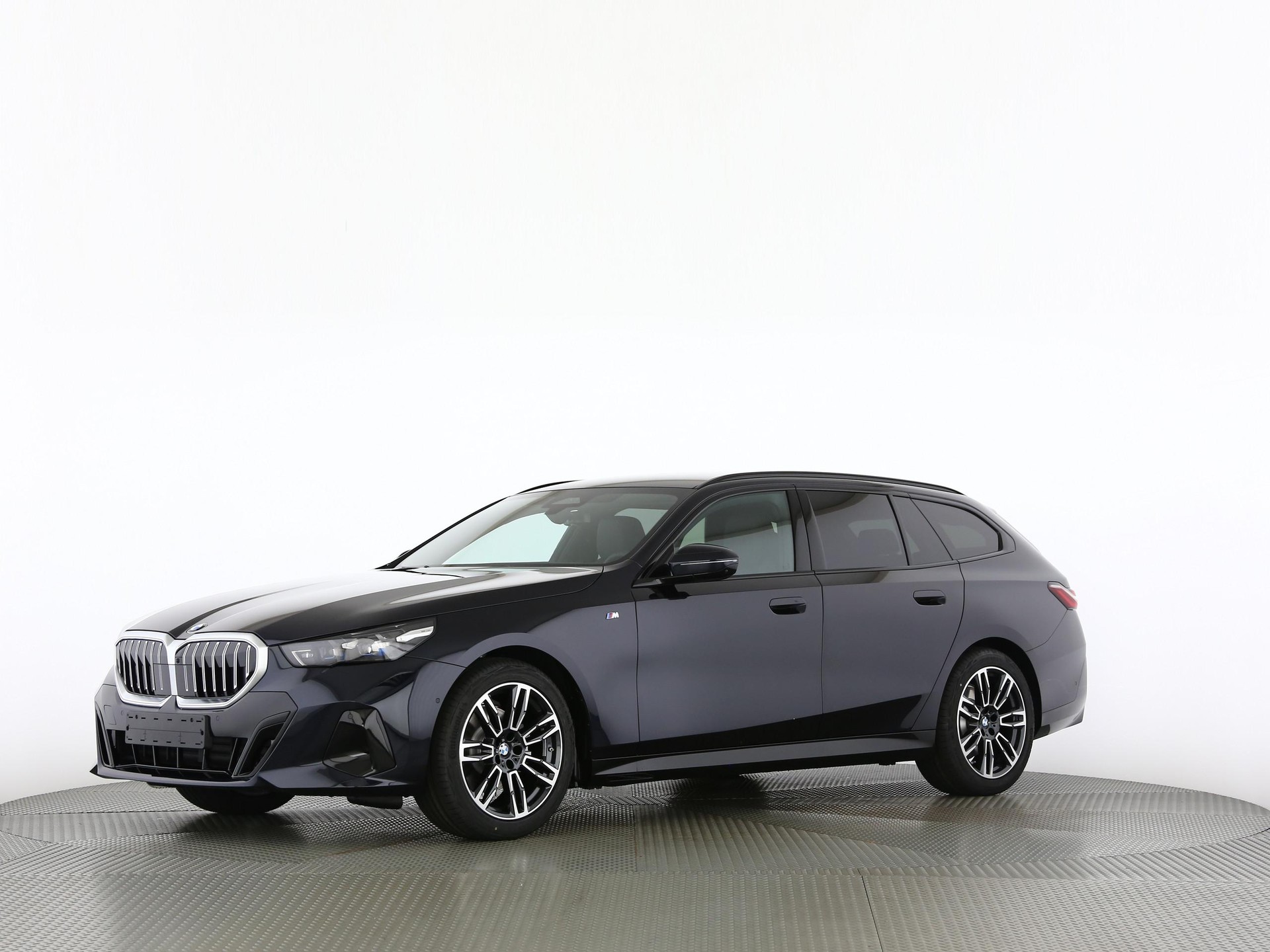BMW 520d xDrive Touring-image-8