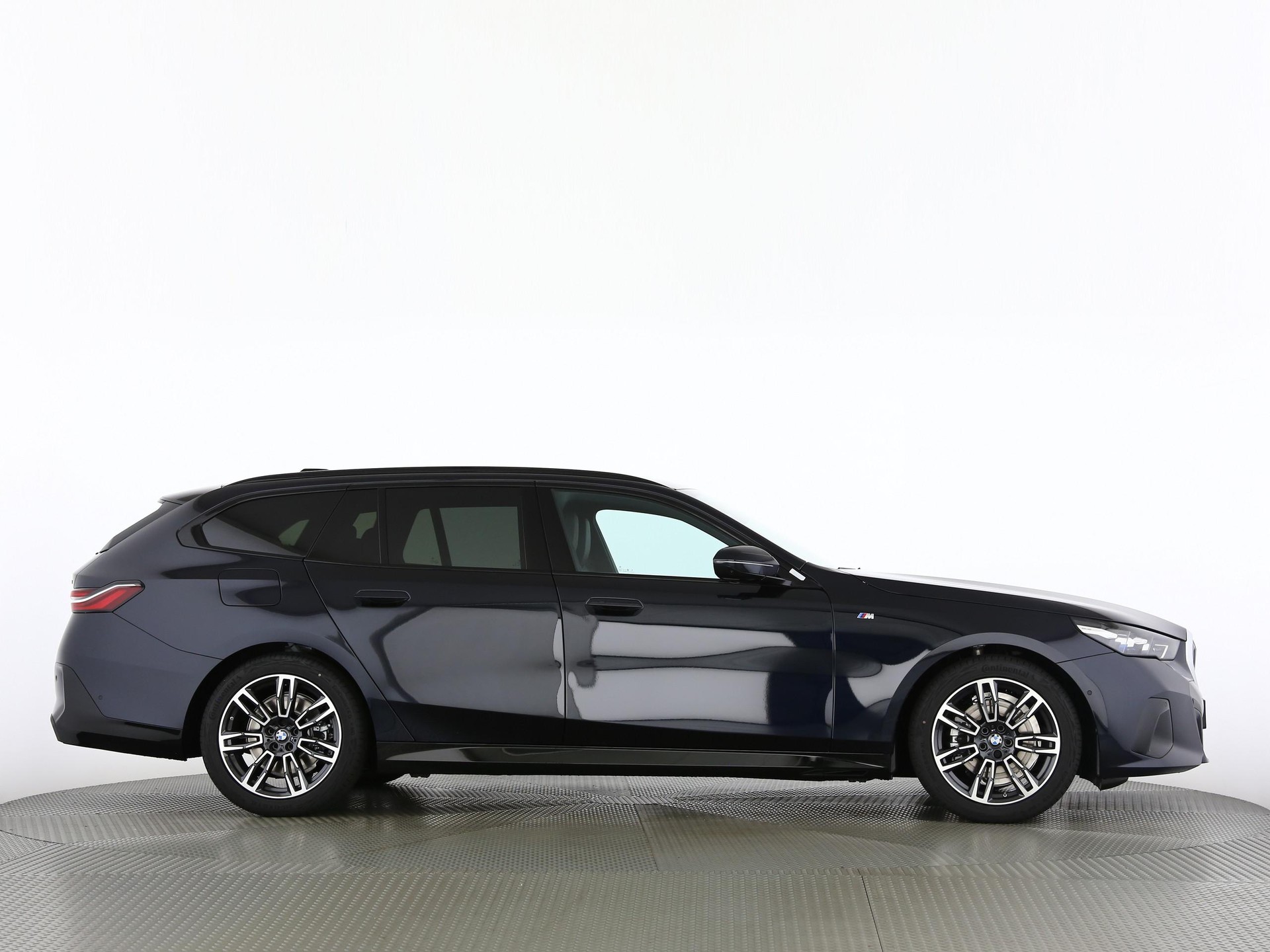 BMW 520d xDrive Touring-image-23