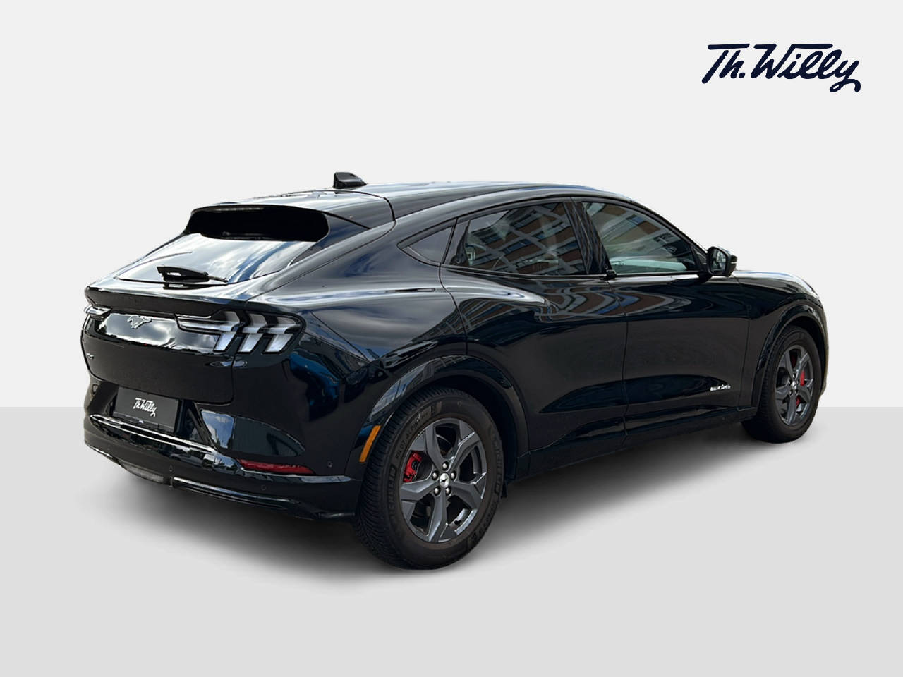 FORD Mustang Mach-E Standard AWD-image-4