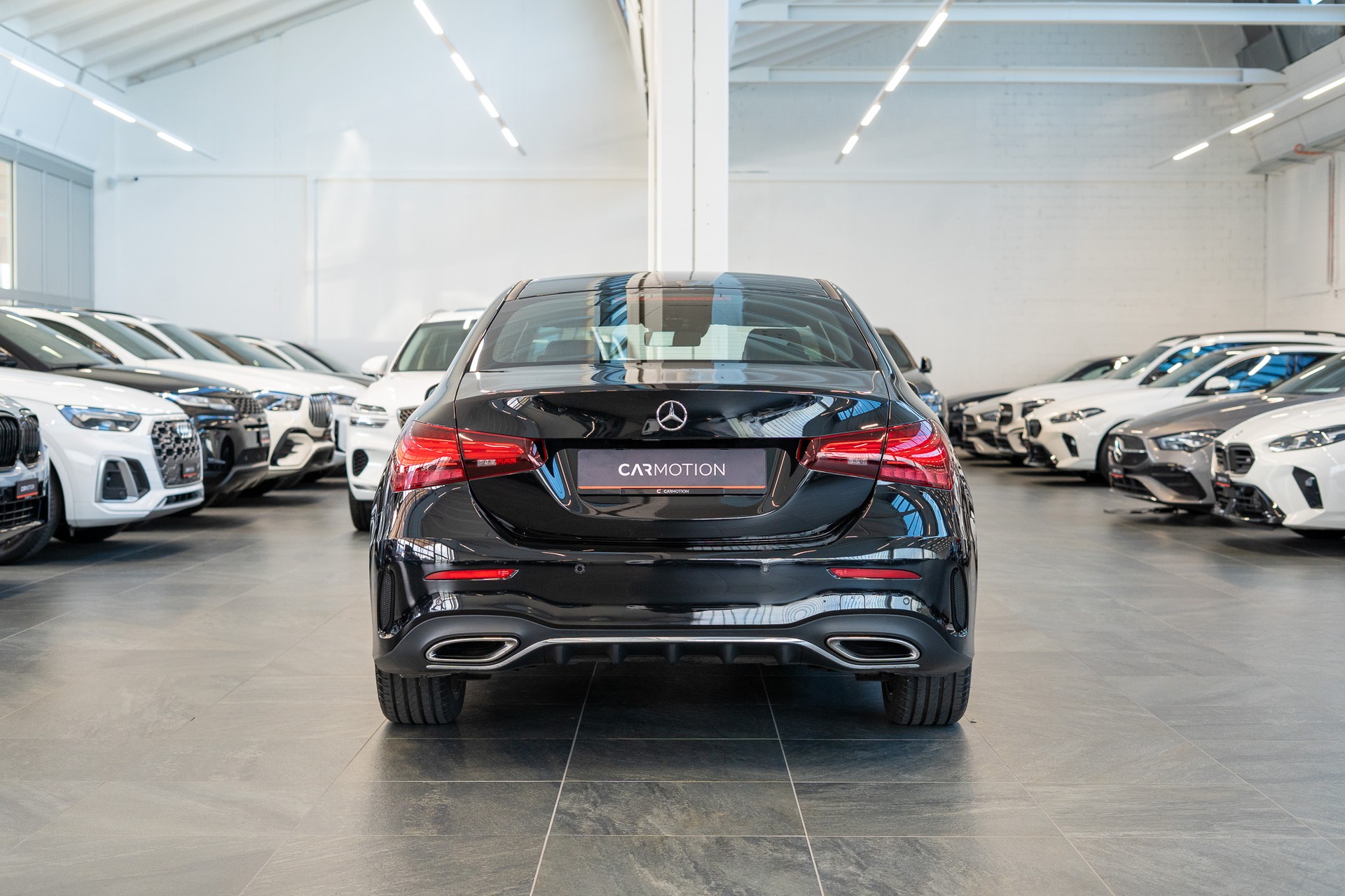 MERCEDES-BENZ A 200 d AMG Line Limousine / Facelift / Rückfahrkamera / Ambientebeleuchtung-image-4
