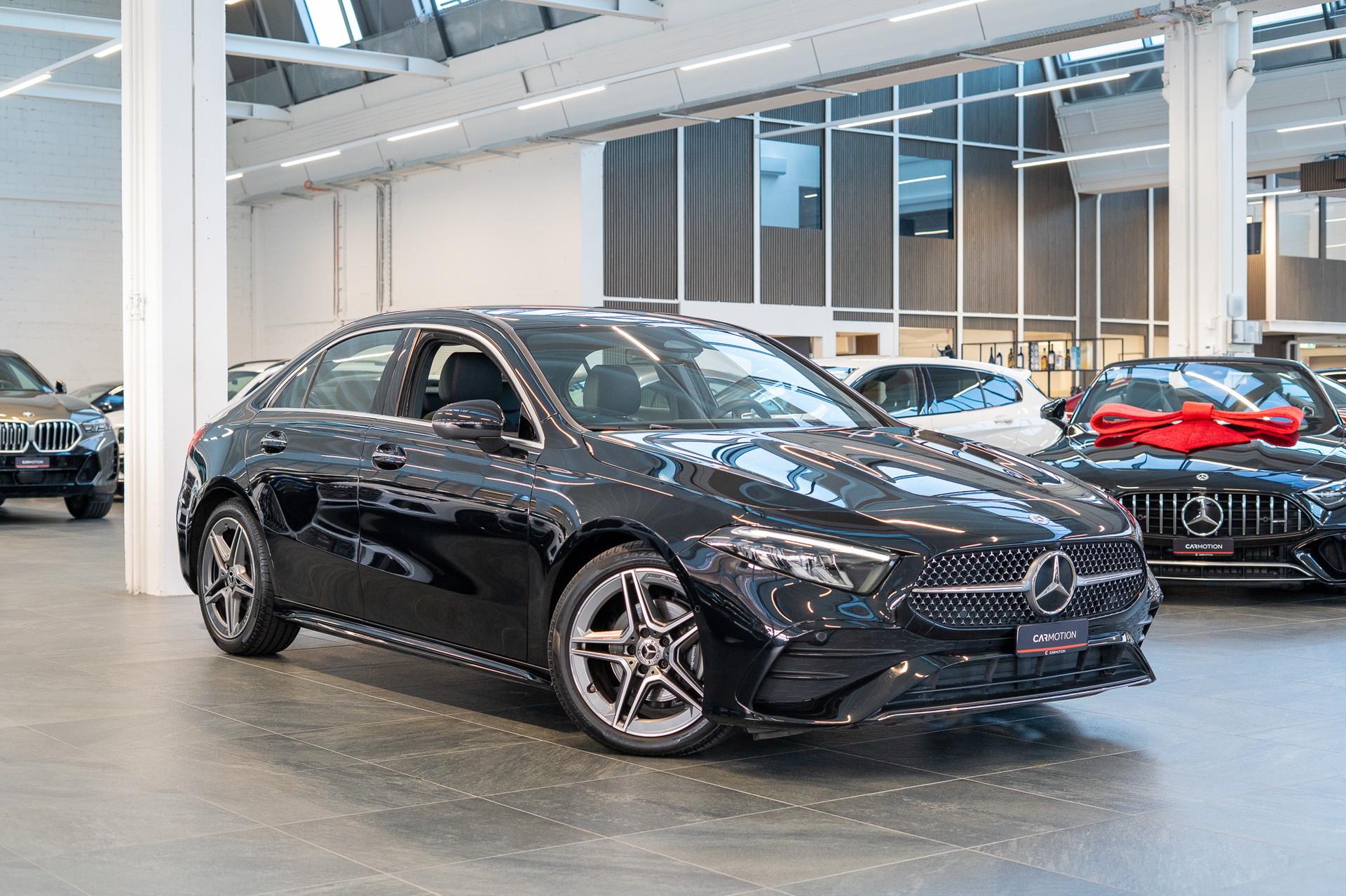 MERCEDES-BENZ A 200 d AMG Line Limousine / Facelift / Rückfahrkamera / Ambientebeleuchtung-showroom-element-2