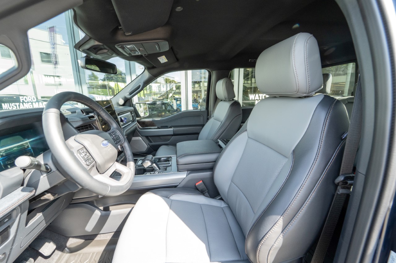 FORD F-150 Lightning DKab.Pick-up 98 kWh Lariat Launch Edition-image-7