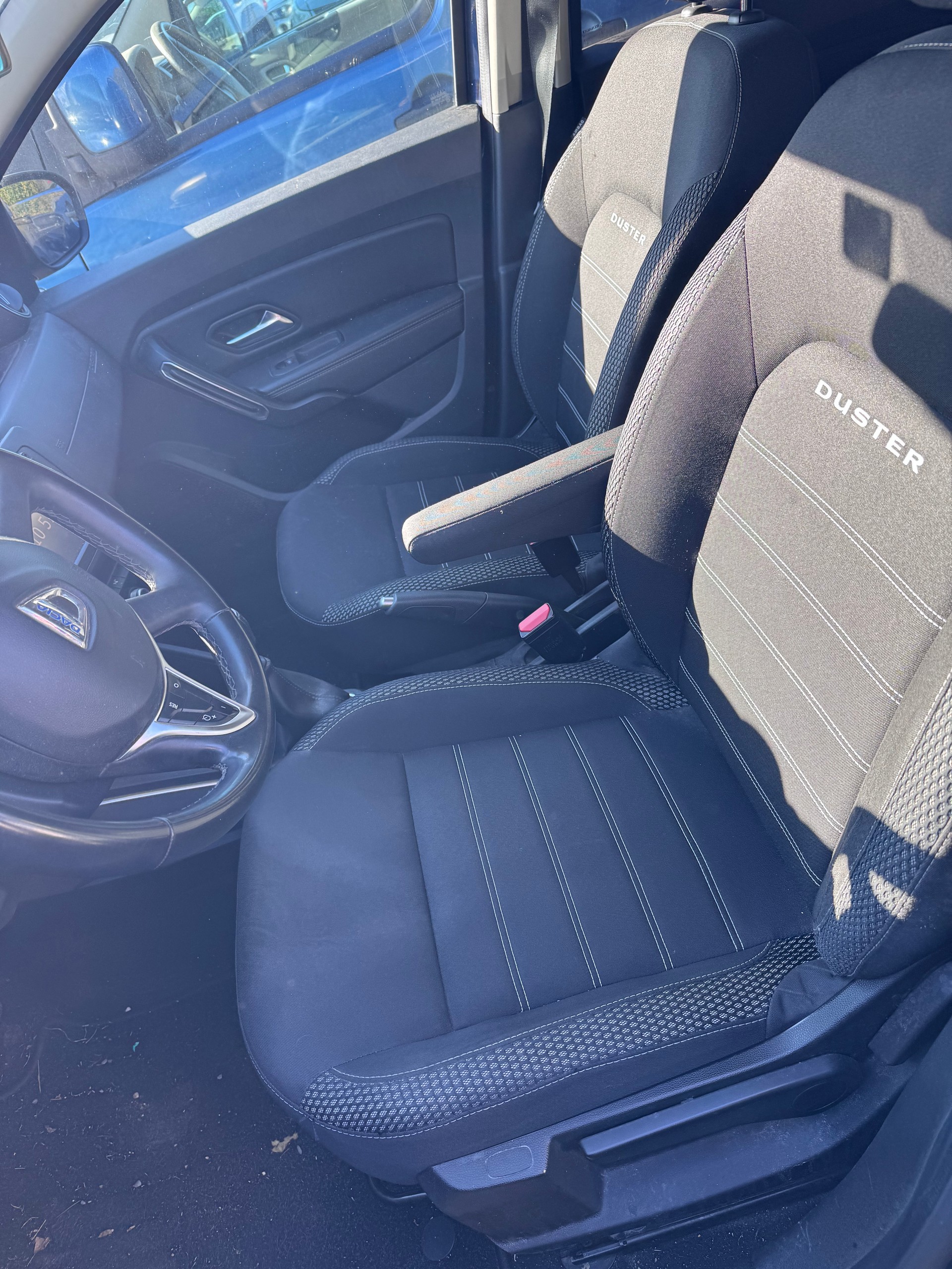 DACIA Duster TCe 125 Prestige 4x4-image-8