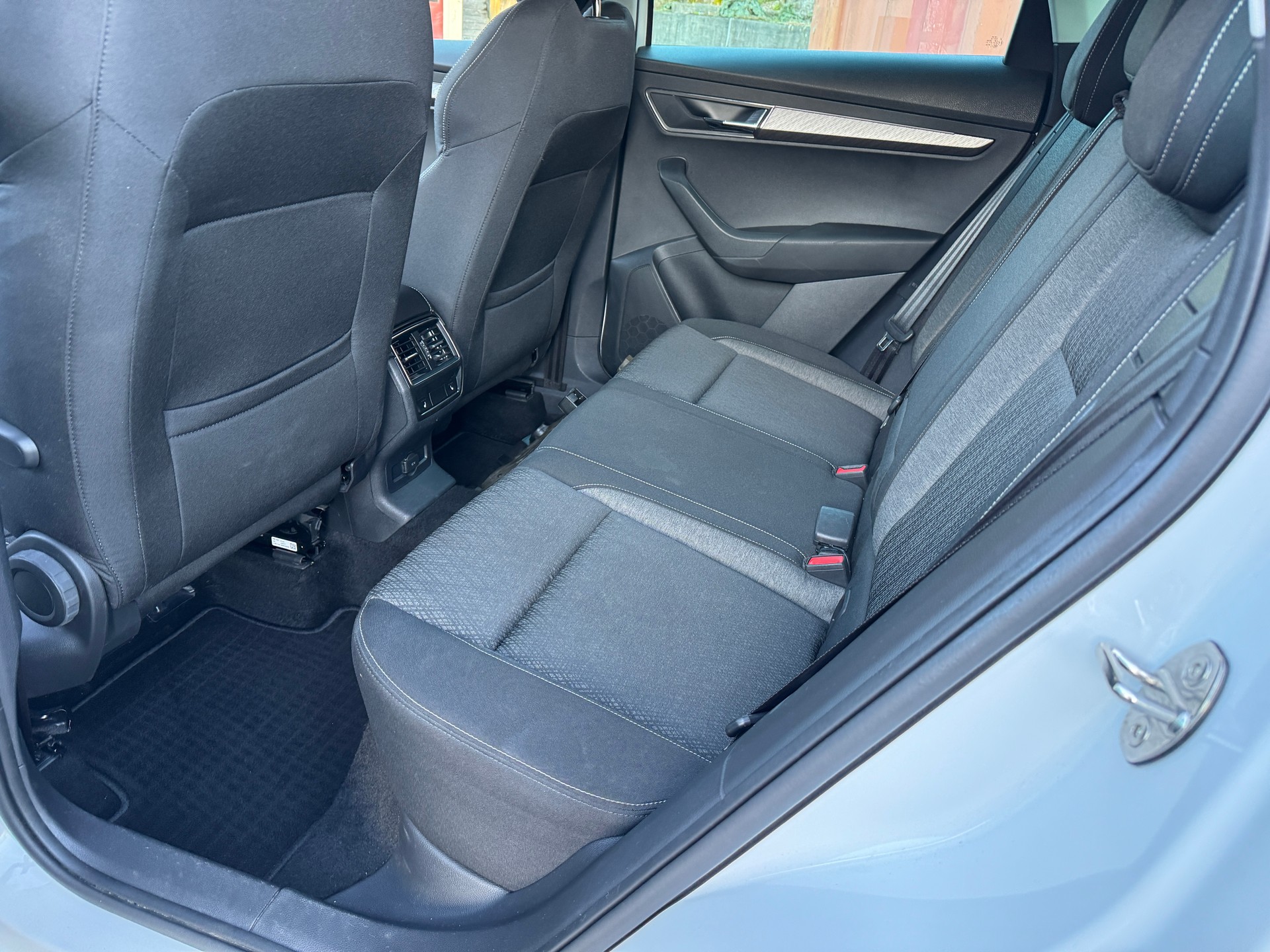 SKODA Karoq 2.0 TDI CR Style 4x4 DSG-image-8