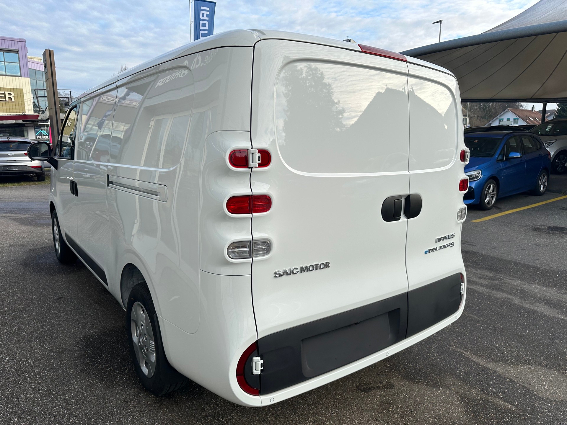 MAXUS eDeliver 5 L1 64kWh-image-5