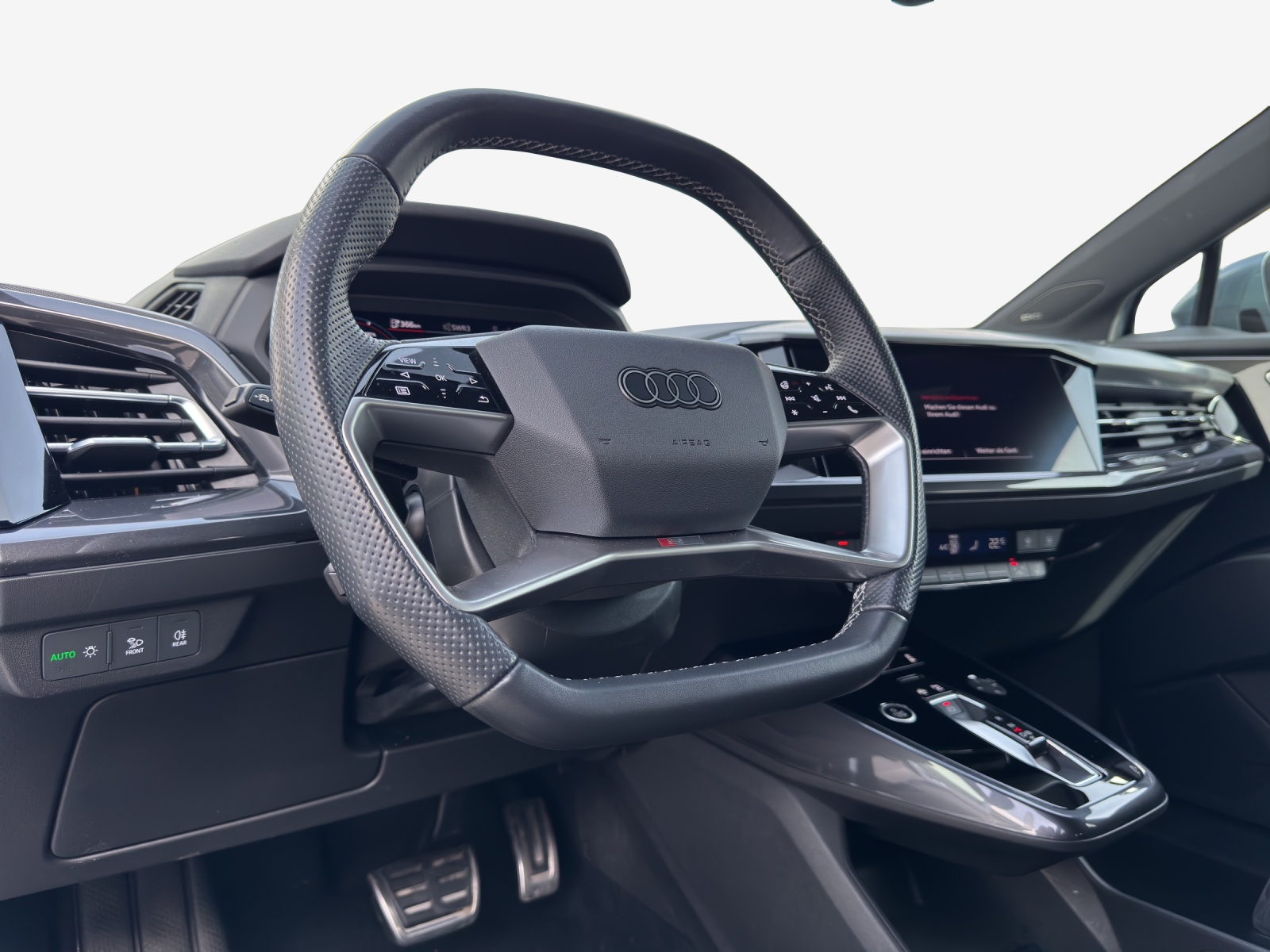 AUDI Q4 e-tron 50 quattro-image-9