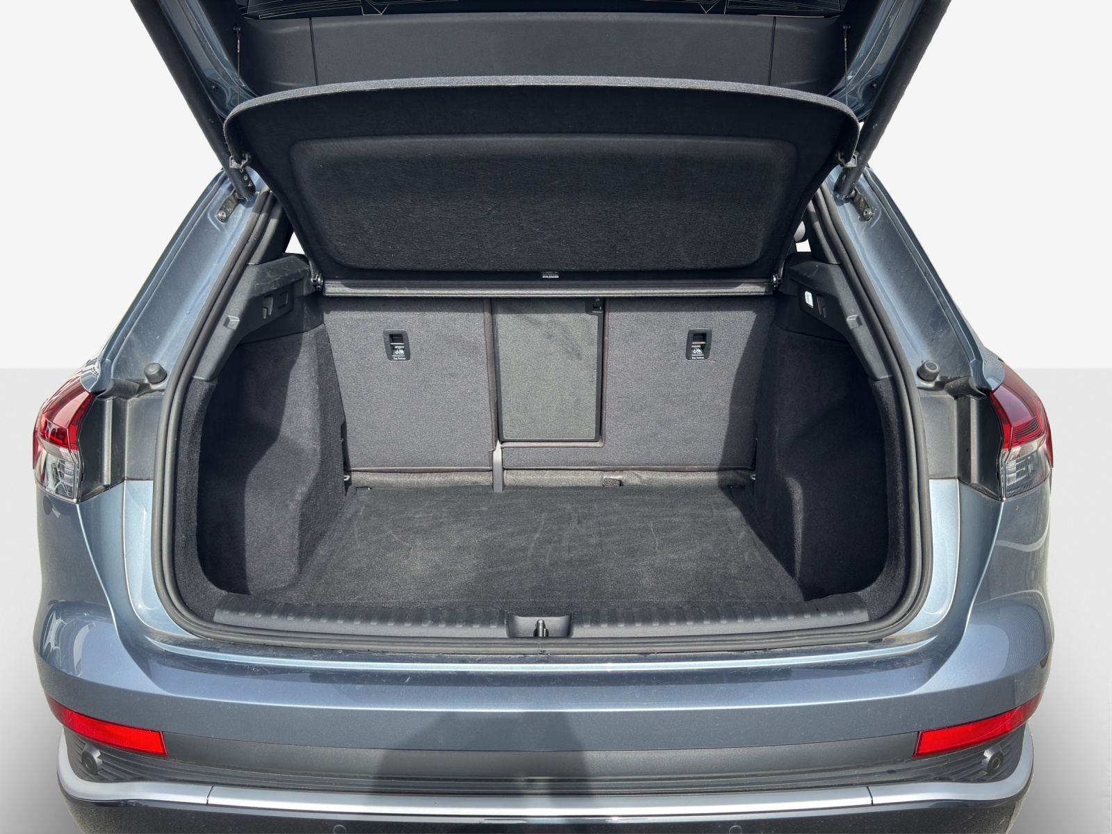 AUDI Q4 e-tron 50 quattro-image-12