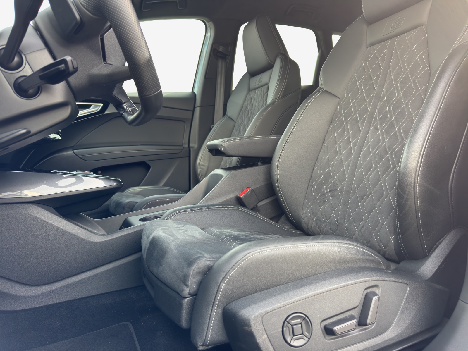 AUDI Q4 e-tron 50 quattro-image-7