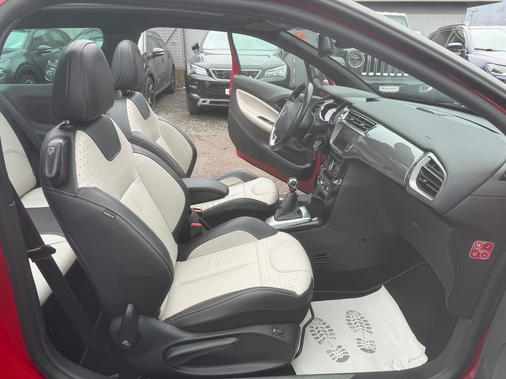 DS AUTOMOBILES DS3 Cabrio 1.6 THP Sport Chic-image-6