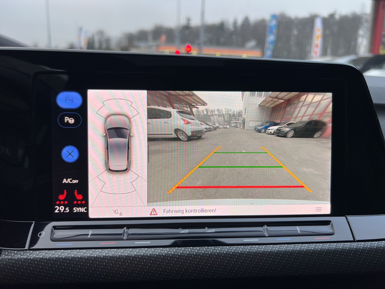 VW Golf 2.0 TSI R DSG 4Motion-image-13