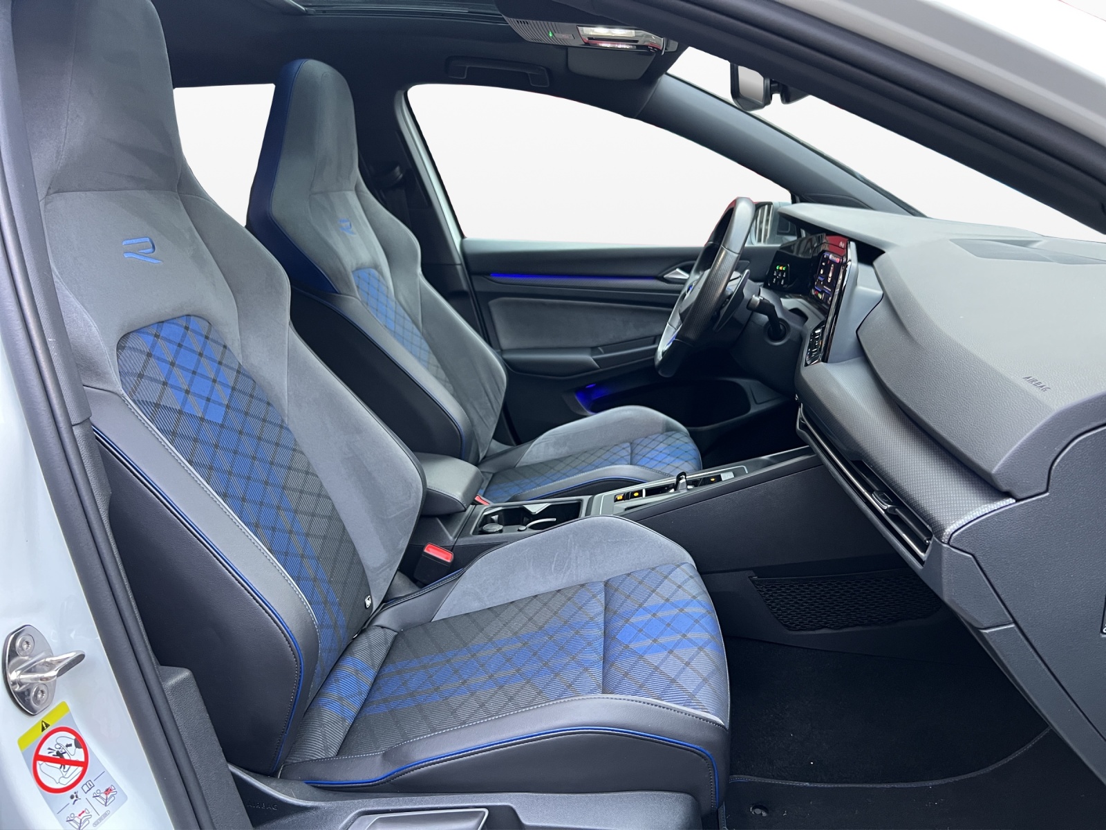 VW Golf 2.0 TSI R DSG 4Motion-image-14
