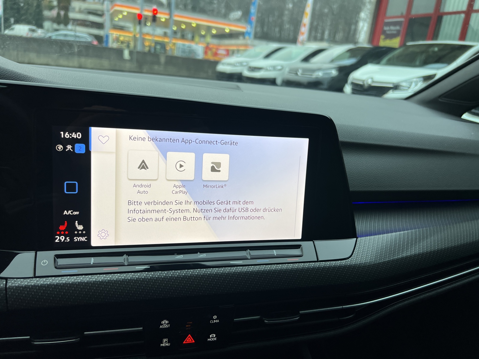 VW Golf 2.0 TSI R DSG 4Motion-image-25