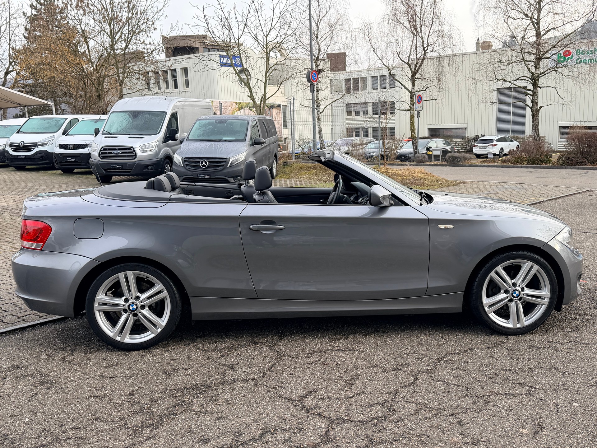 BMW 118i Cabrio Steptronic-image-1