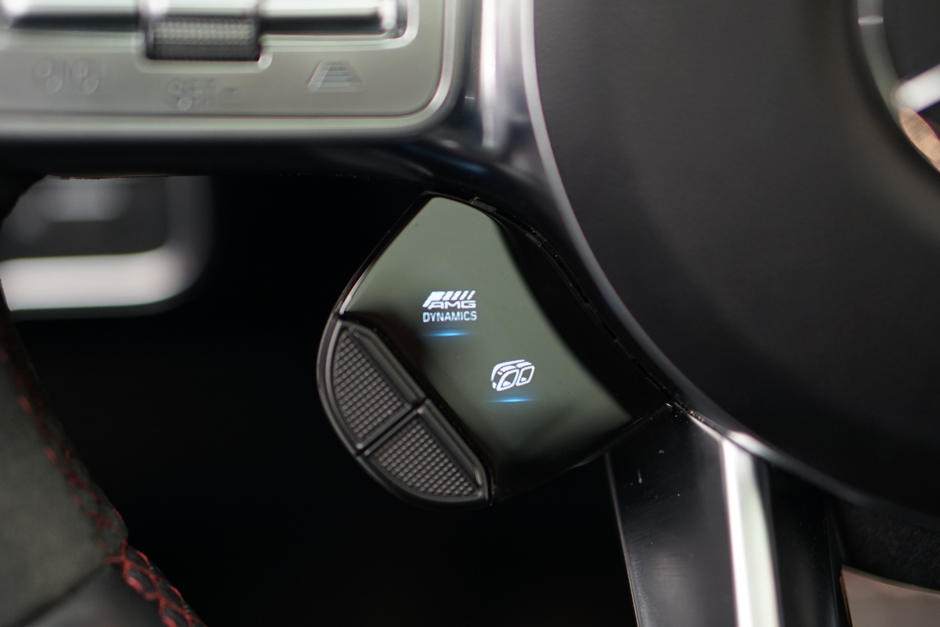 MERCEDES-BENZ A 45 S AMG 4Matic+ Speedshift *CH-Fahrzeug* *Performance Sitze* *Panorama*-image-28