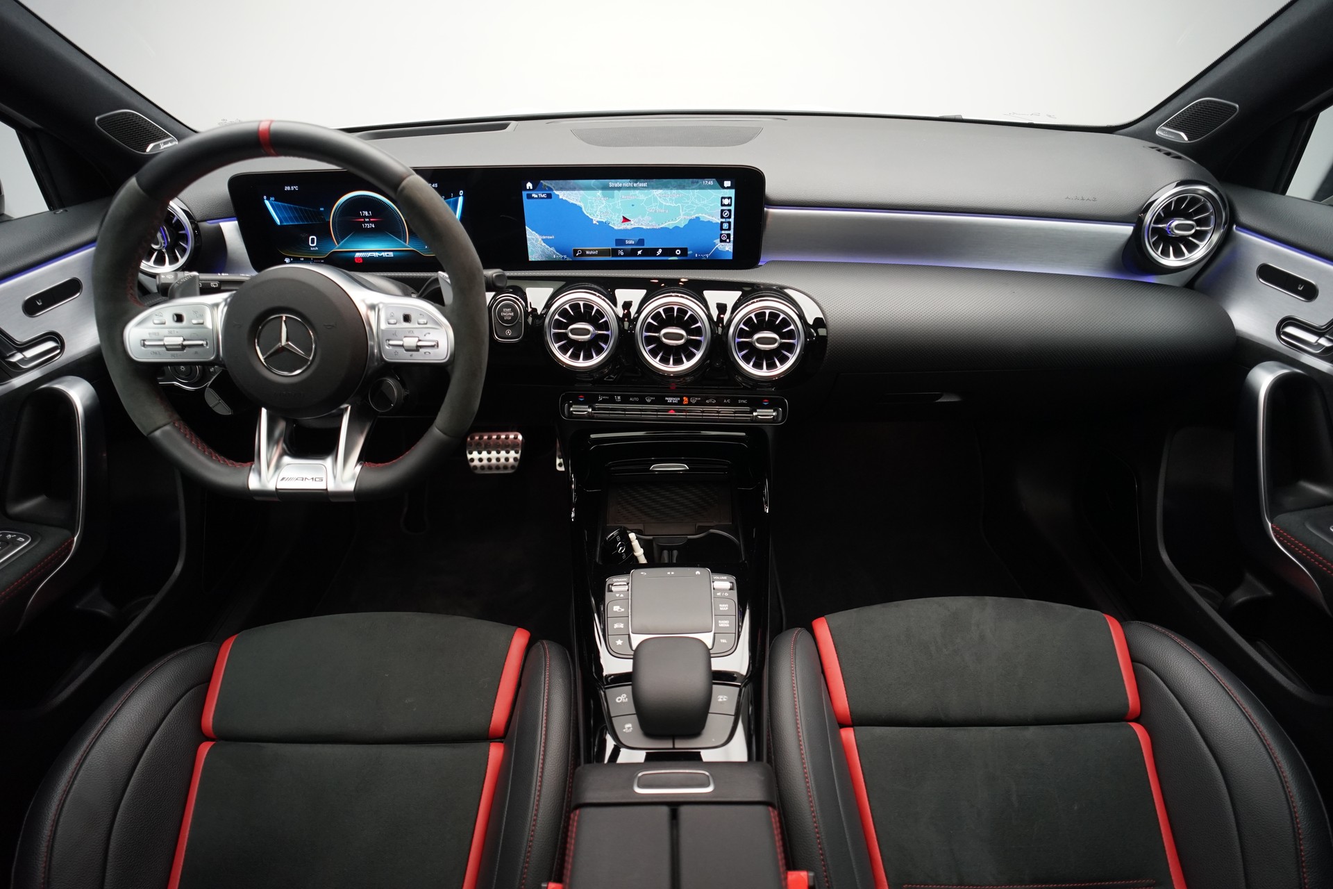 MERCEDES-BENZ A 45 S AMG 4Matic+ Speedshift *CH-Fahrzeug* *Performance Sitze* *Panorama*-image-12