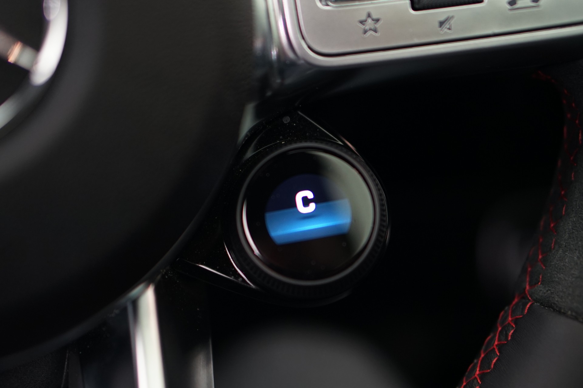 MERCEDES-BENZ A 45 S AMG 4Matic+ Speedshift *CH-Fahrzeug* *Performance Sitze* *Panorama*-image-29