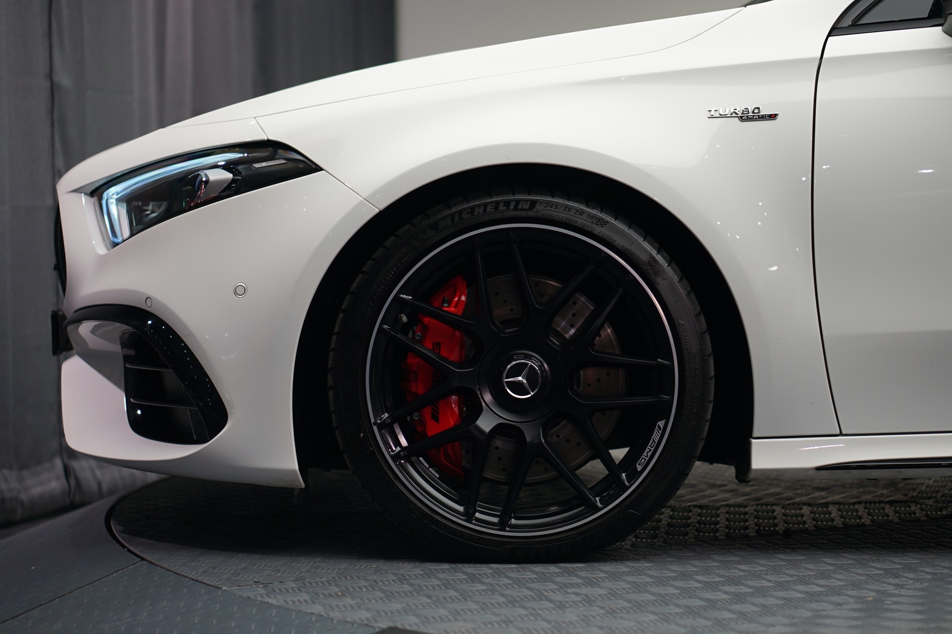 MERCEDES-BENZ A 45 S AMG 4Matic+ Speedshift *CH-Fahrzeug* *Performance Sitze* *Panorama*-image-11