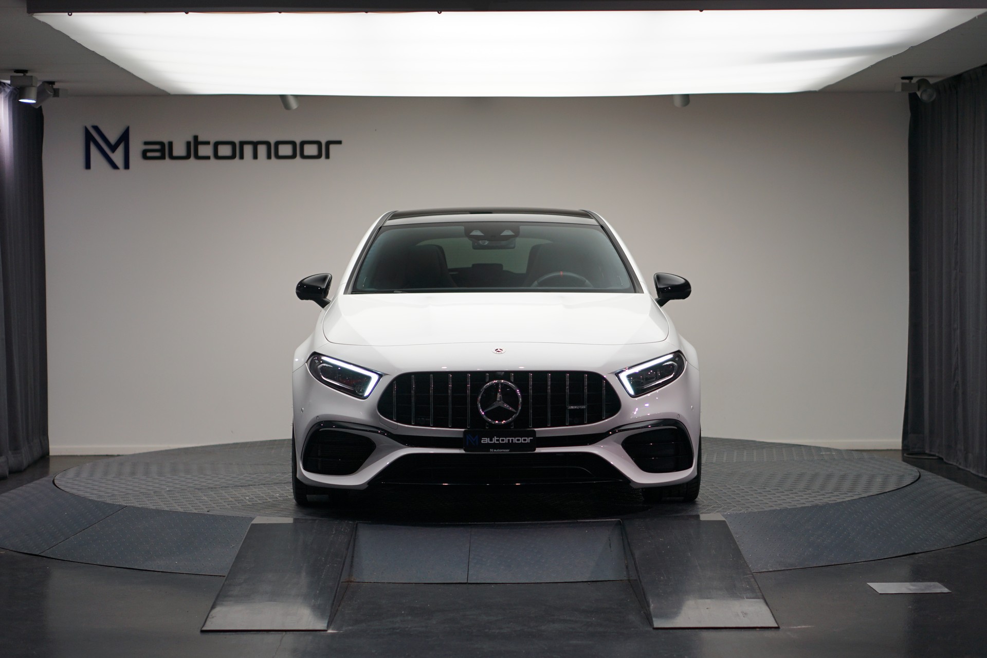 MERCEDES-BENZ A 45 S AMG 4Matic+ Speedshift *CH-Fahrzeug* *Performance Sitze* *Panorama*-image-1