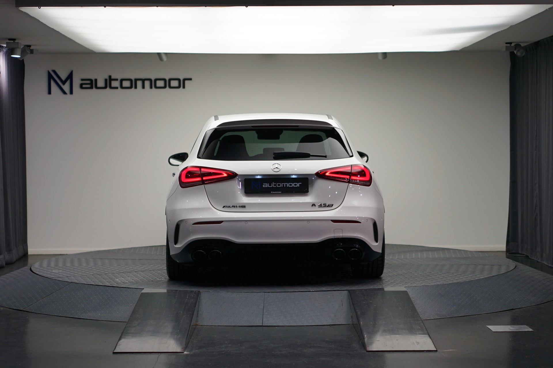 MERCEDES-BENZ A 45 S AMG 4Matic+ Speedshift *CH-Fahrzeug* *Performance Sitze* *Panorama*-image-5
