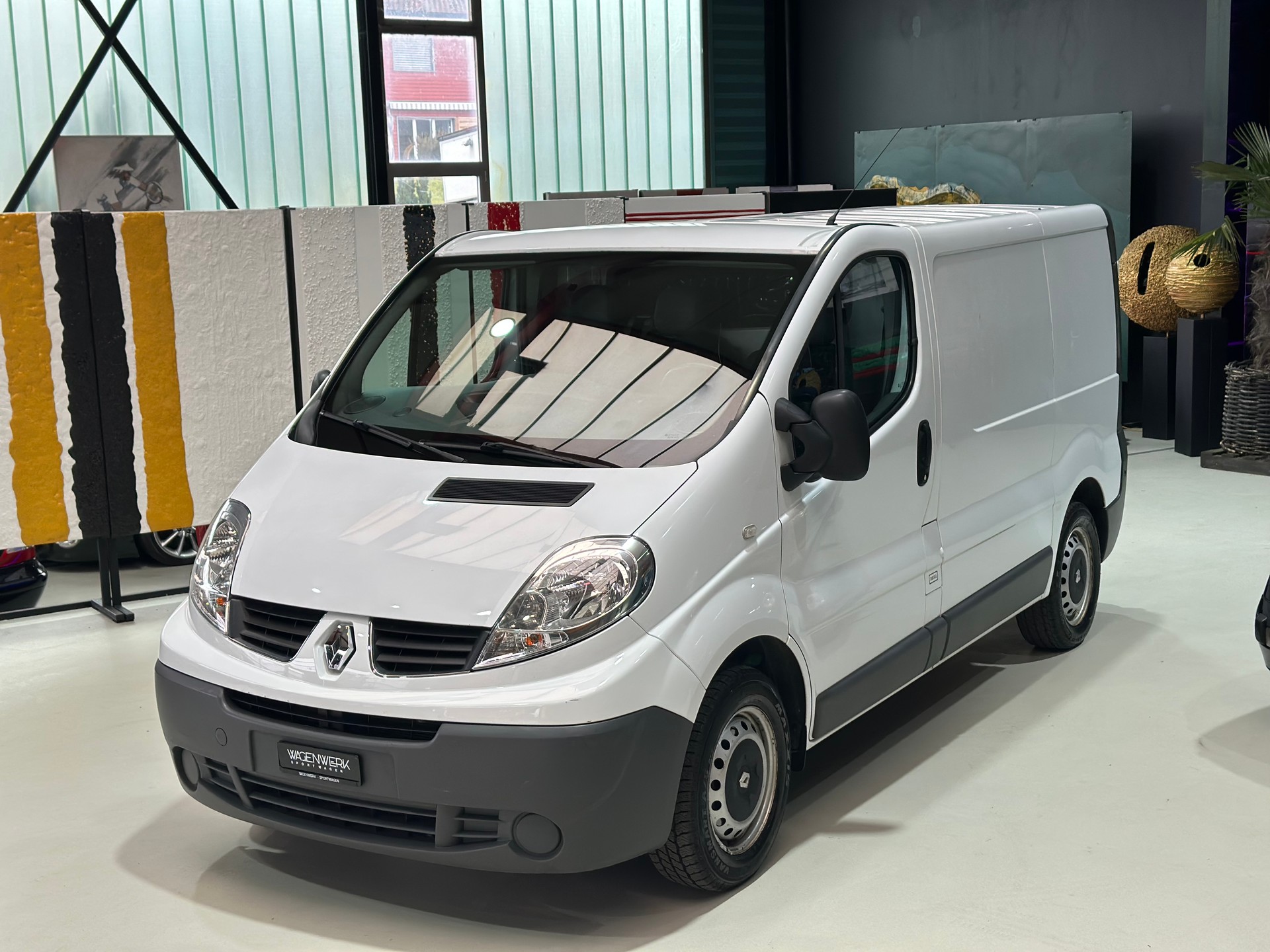 RENAULT Trafic 2.0 dCi 90 2.7t L1H1-image-3