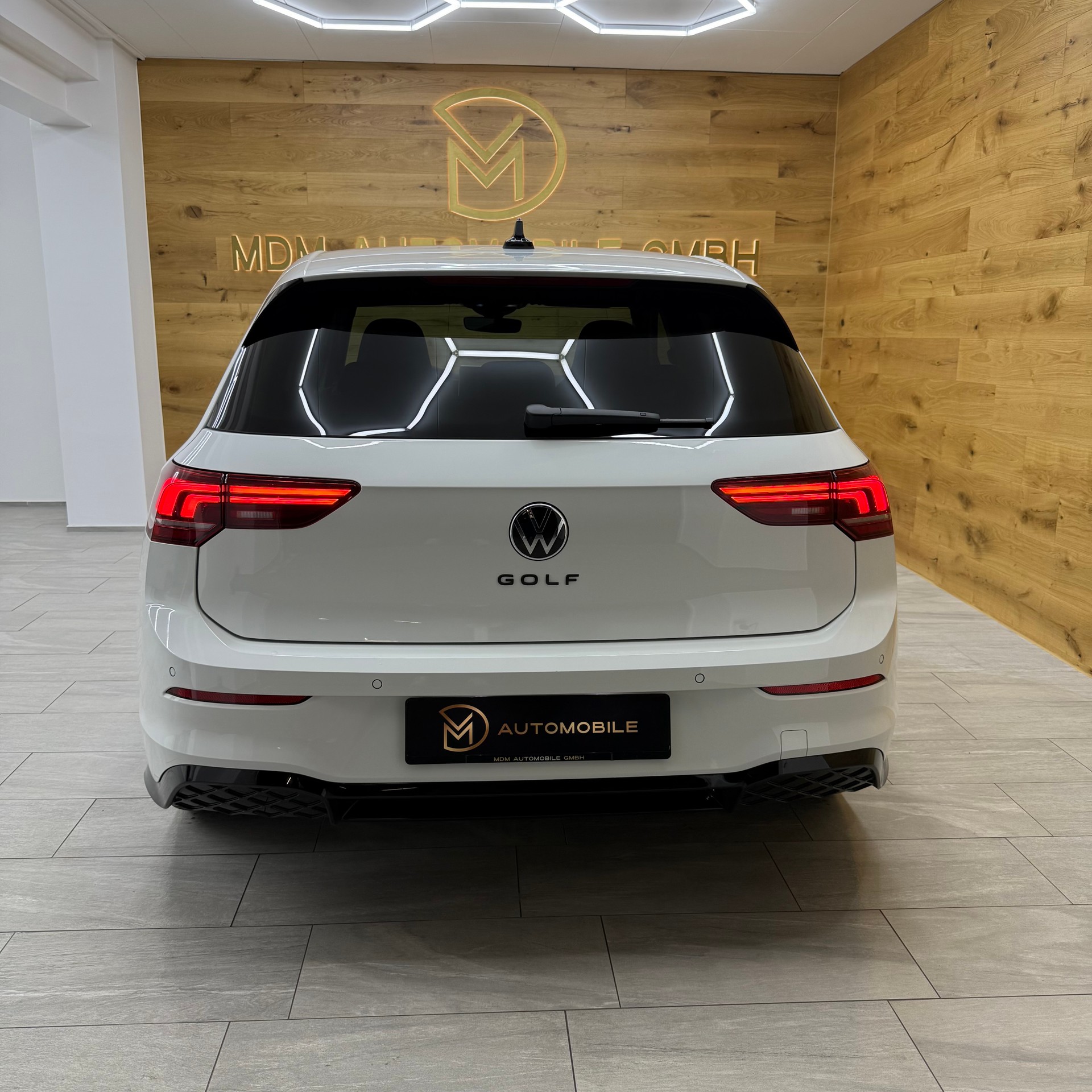 VW Golf 2.0 TDI R-Line DSG *Facelift*Werksgarantie 5 Jahre* Leasing ab 387.-*-image-6