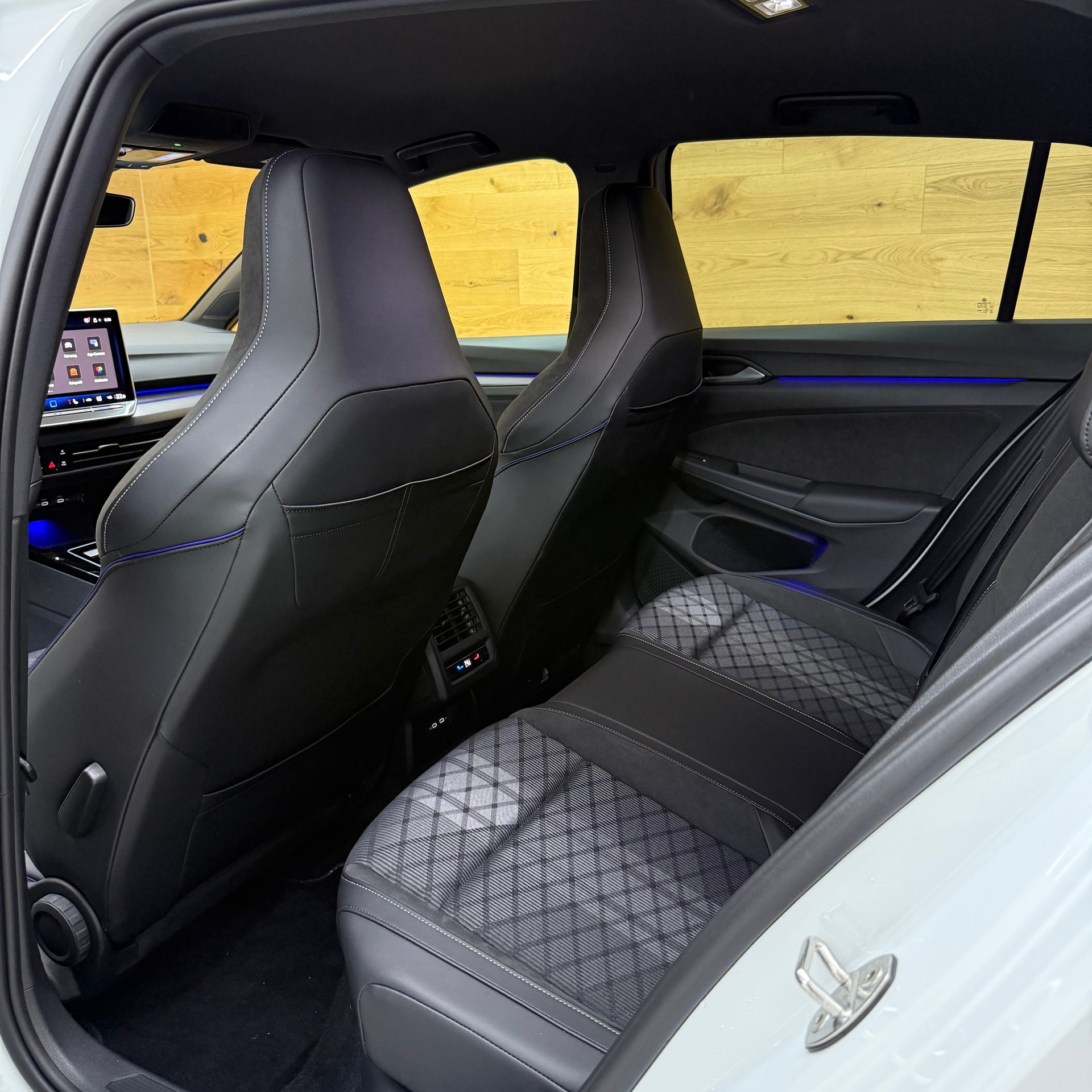 VW Golf 2.0 TDI R-Line DSG *Facelift*Werksgarantie 5 Jahre* Leasing ab 387.-*-image-11