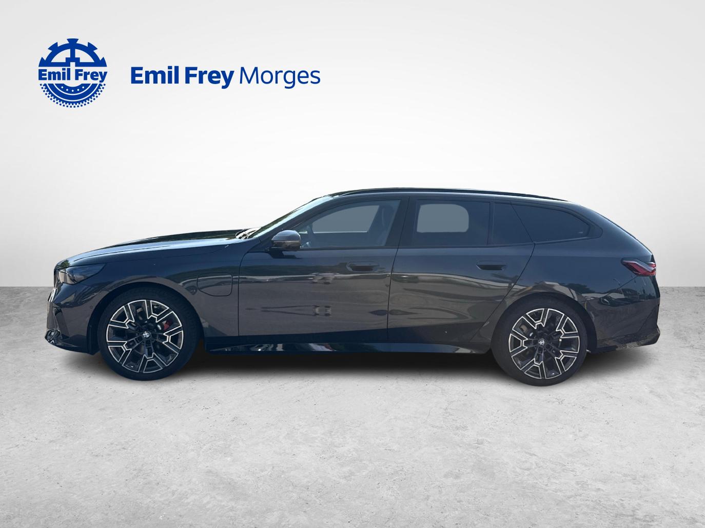 BMW 530e xDrive Touring-image-1