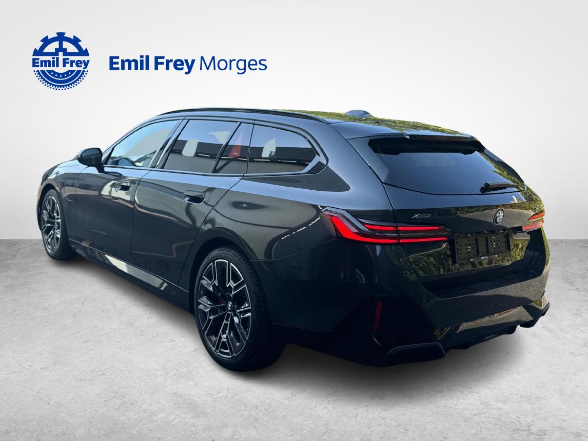 BMW 530e xDrive Touring-image-2