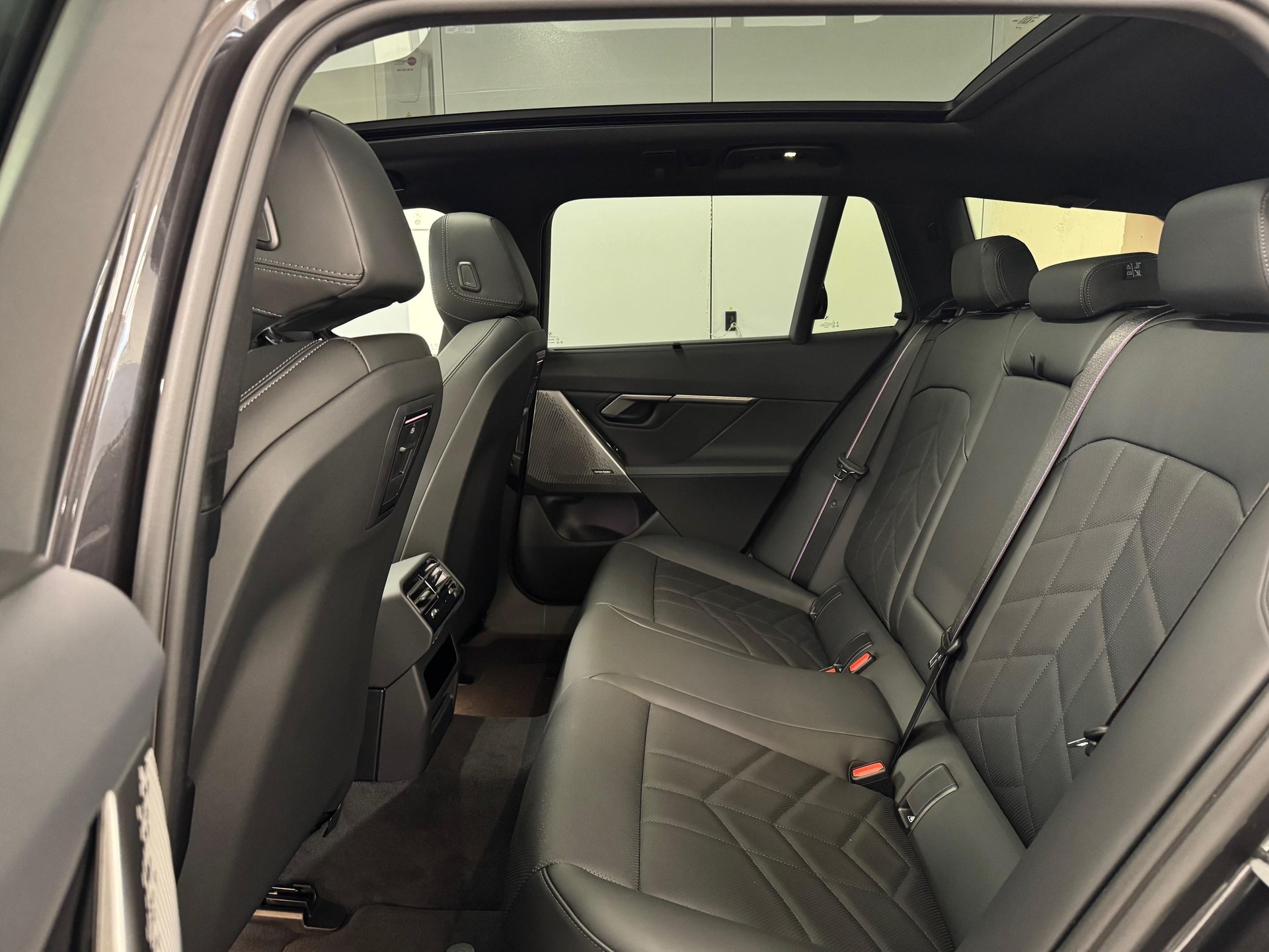 BMW 530e xDrive Touring-image-8
