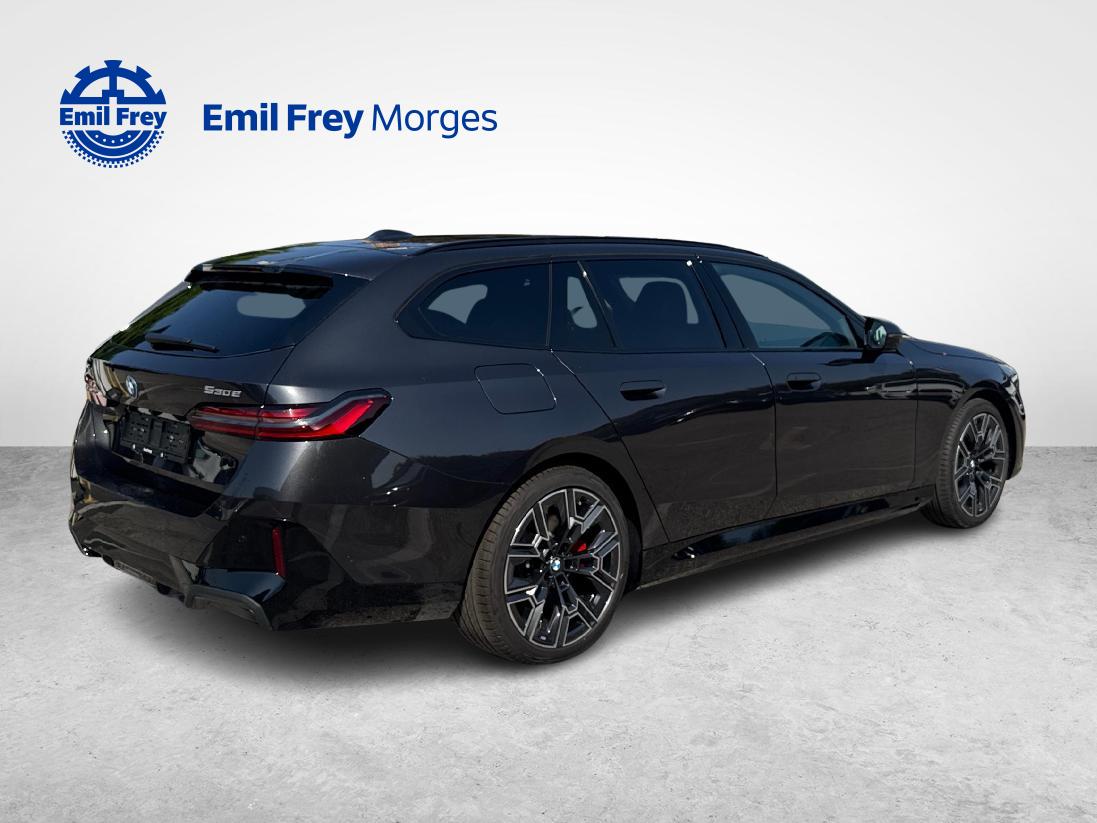 BMW 530e xDrive Touring-image-4