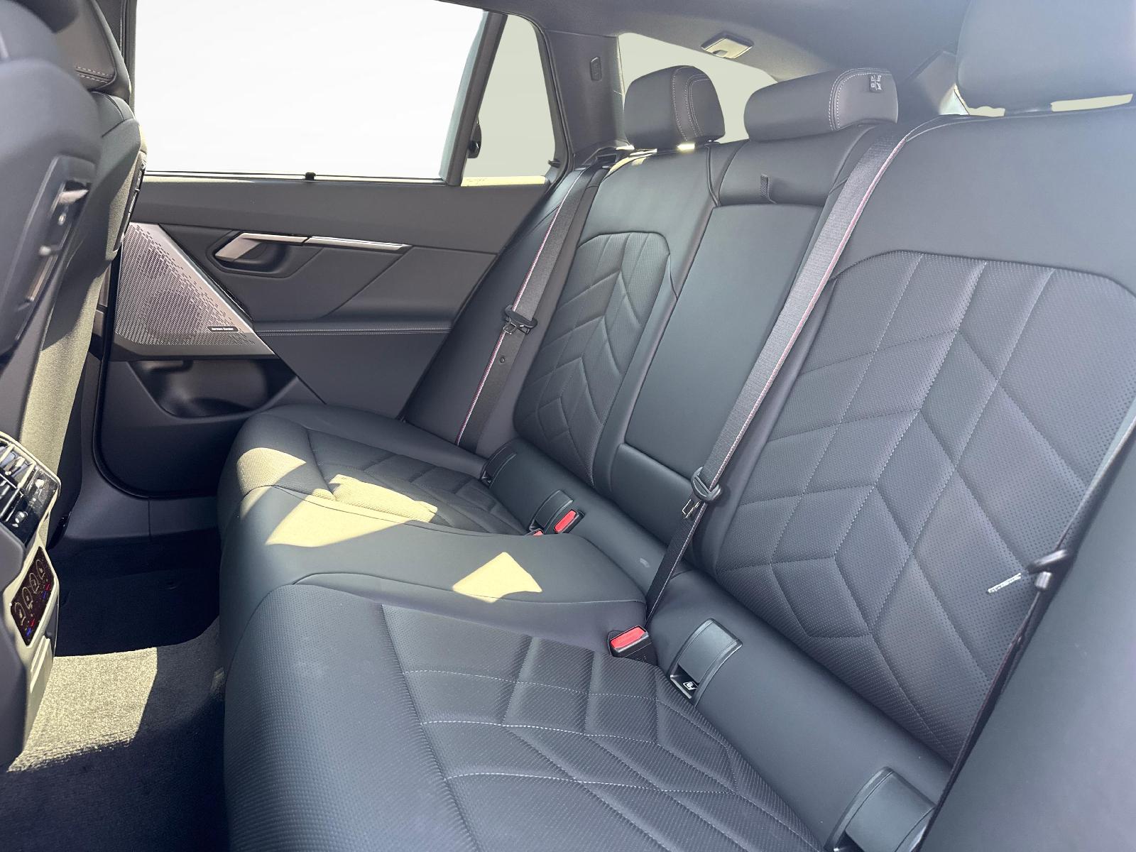 BMW 530e xDrive Touring-image-10