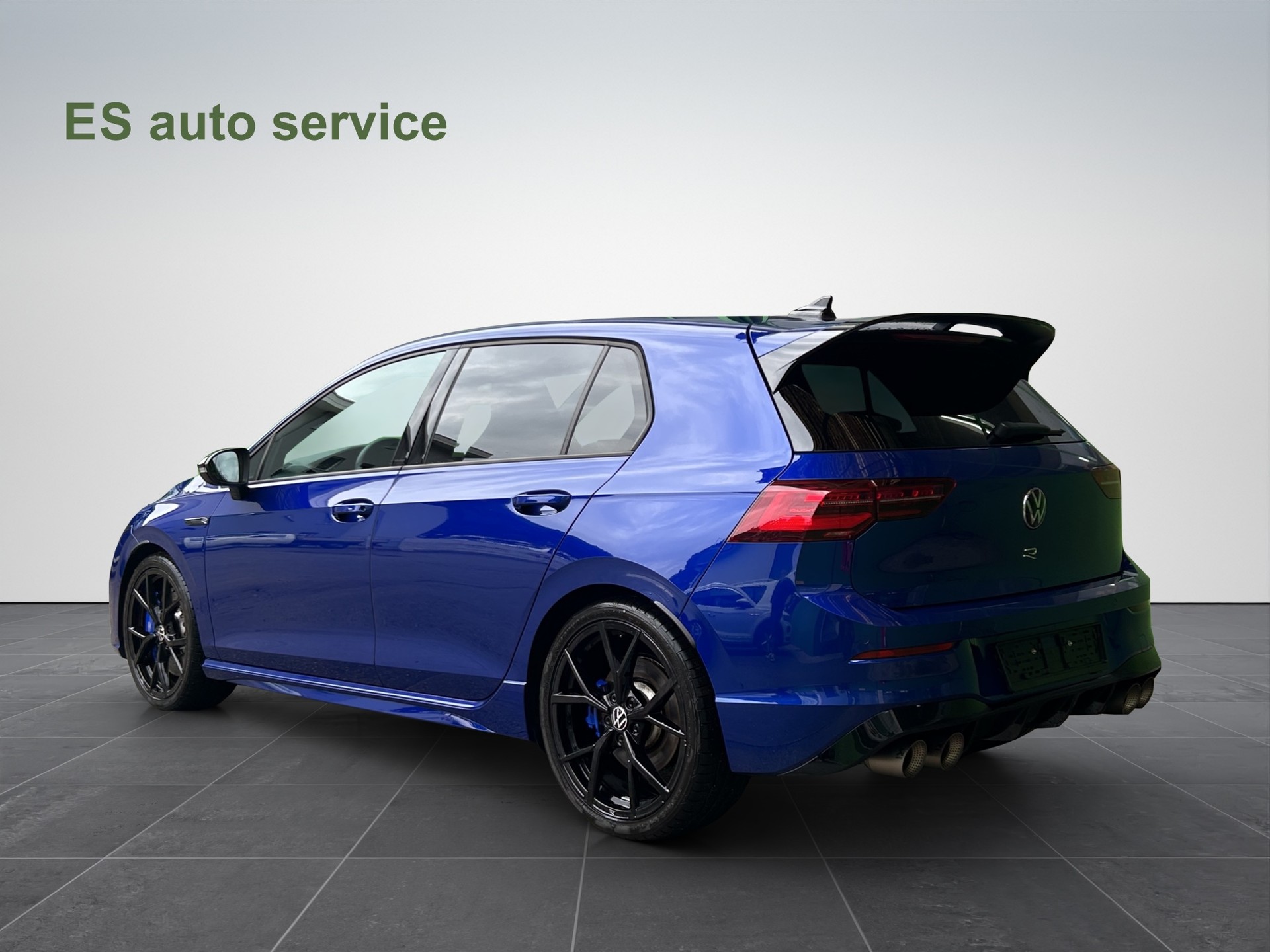VW Golf 2.0 TSI R DSG 4Motion-image-3
