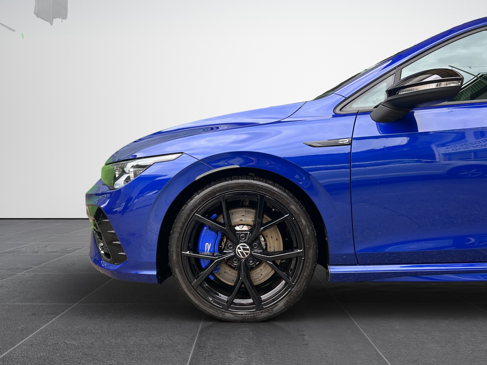 VW Golf 2.0 TSI R DSG 4Motion-image-6