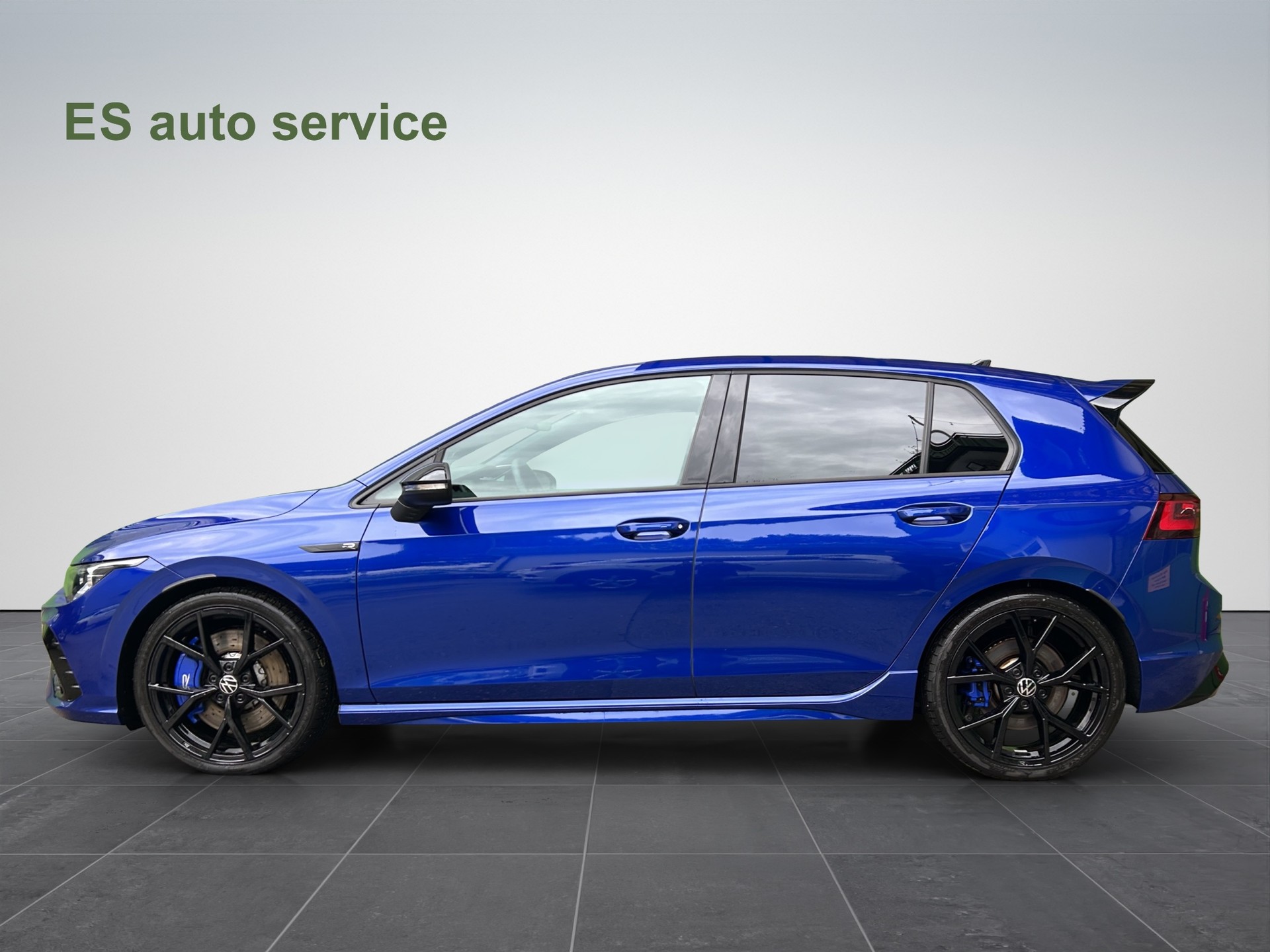 VW Golf 2.0 TSI R DSG 4Motion-image-2